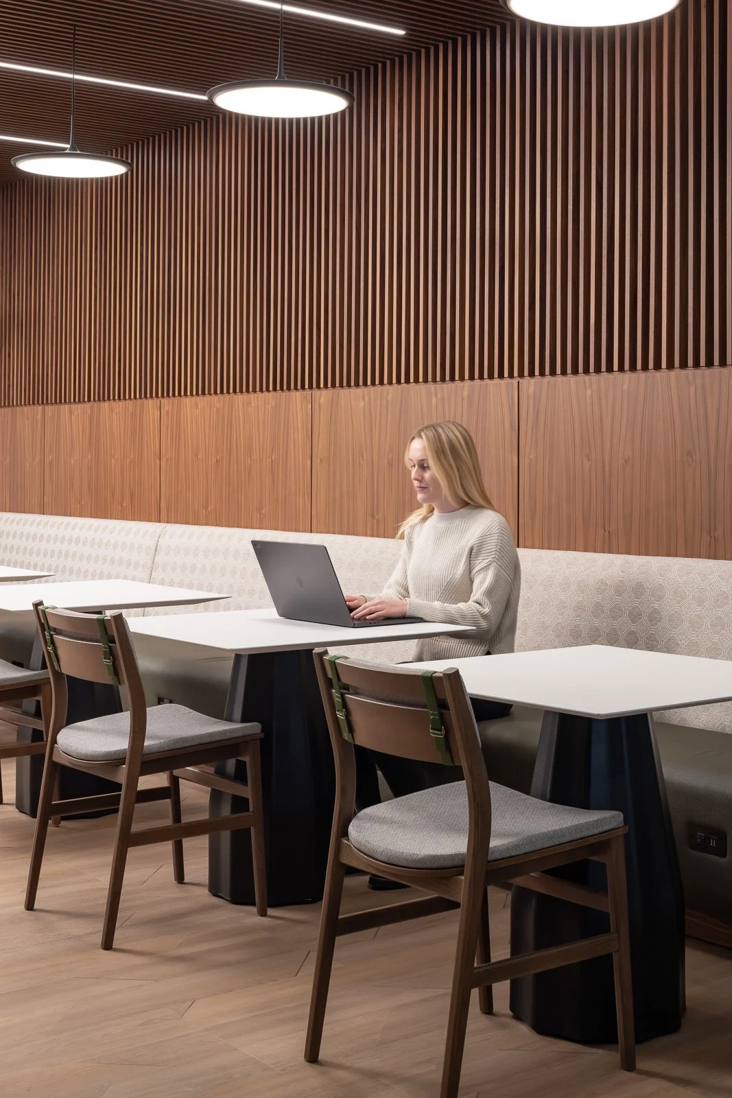 Richmond architecture and interior design firm SMBW's design for an Investment Bank firm.
