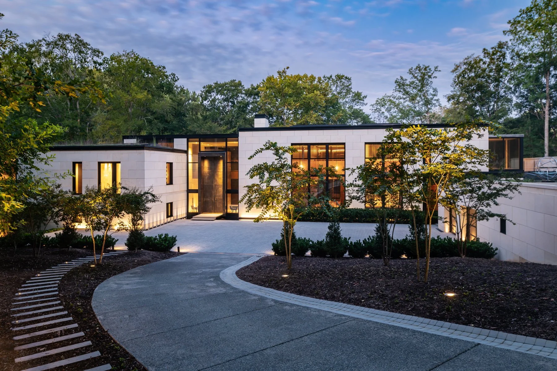 Lake House Residence