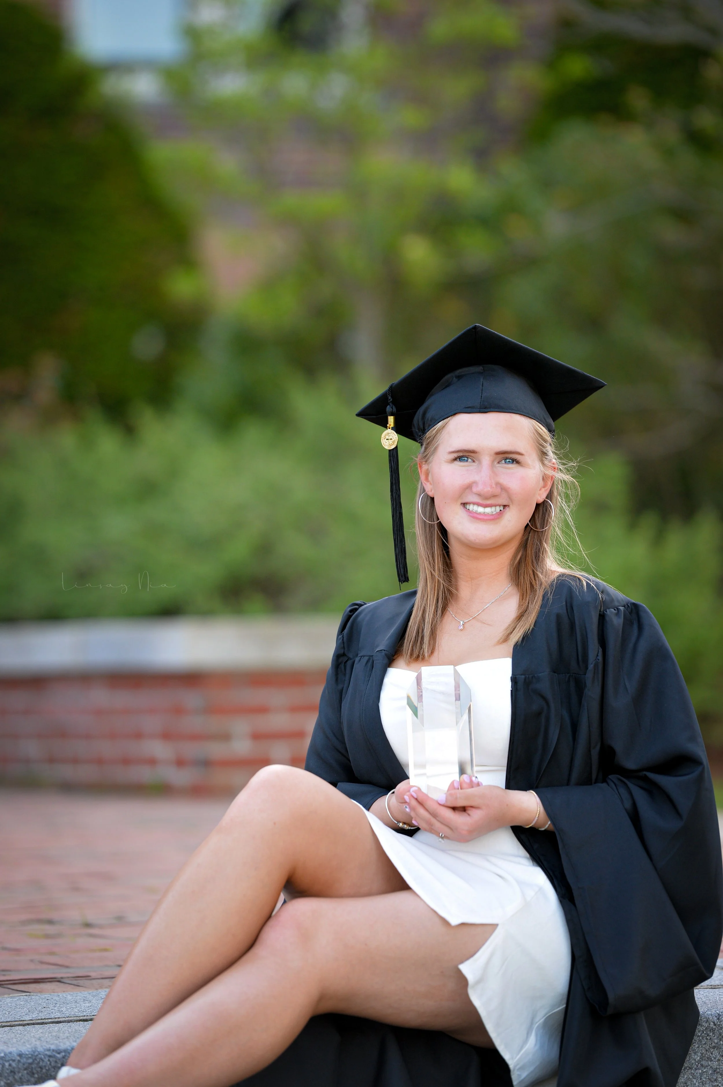 Carolyn_2025_Graduation-26.jpg