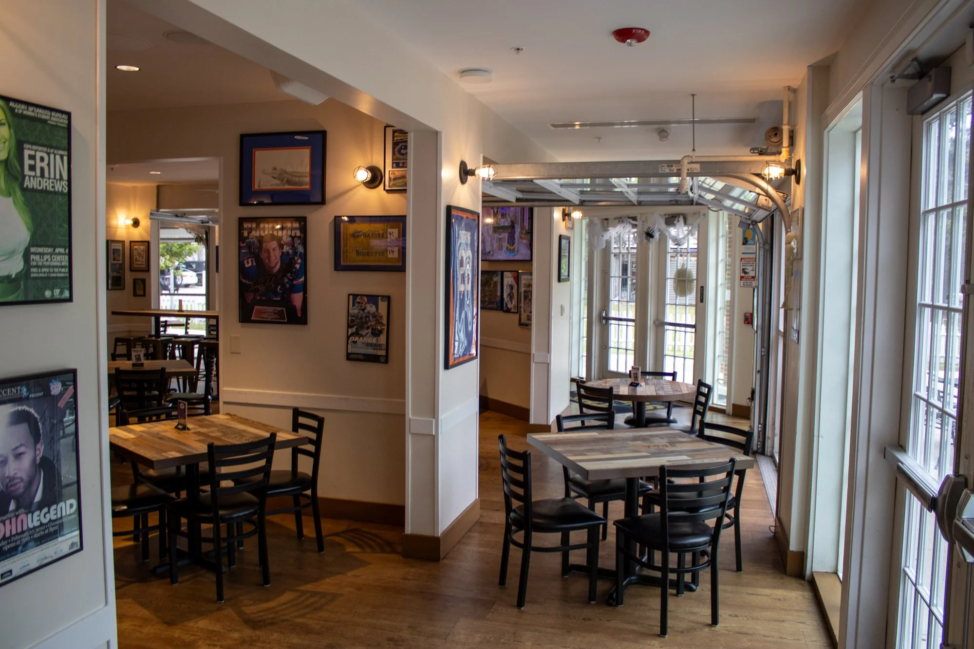 The_Swamp_Restaurant_Glass_Partition_Roll_Up.jpg
