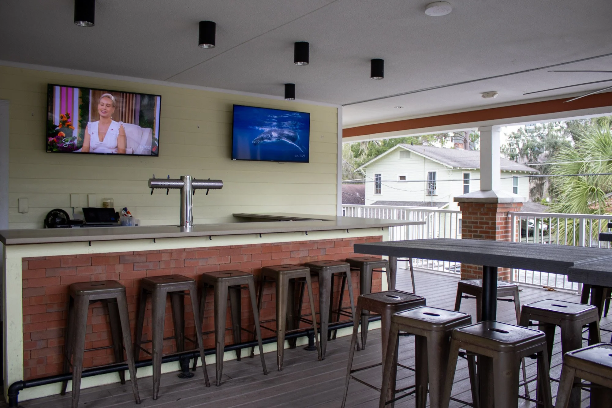 The_Swamp_Restaurant_Outdoor_Bar.jpg