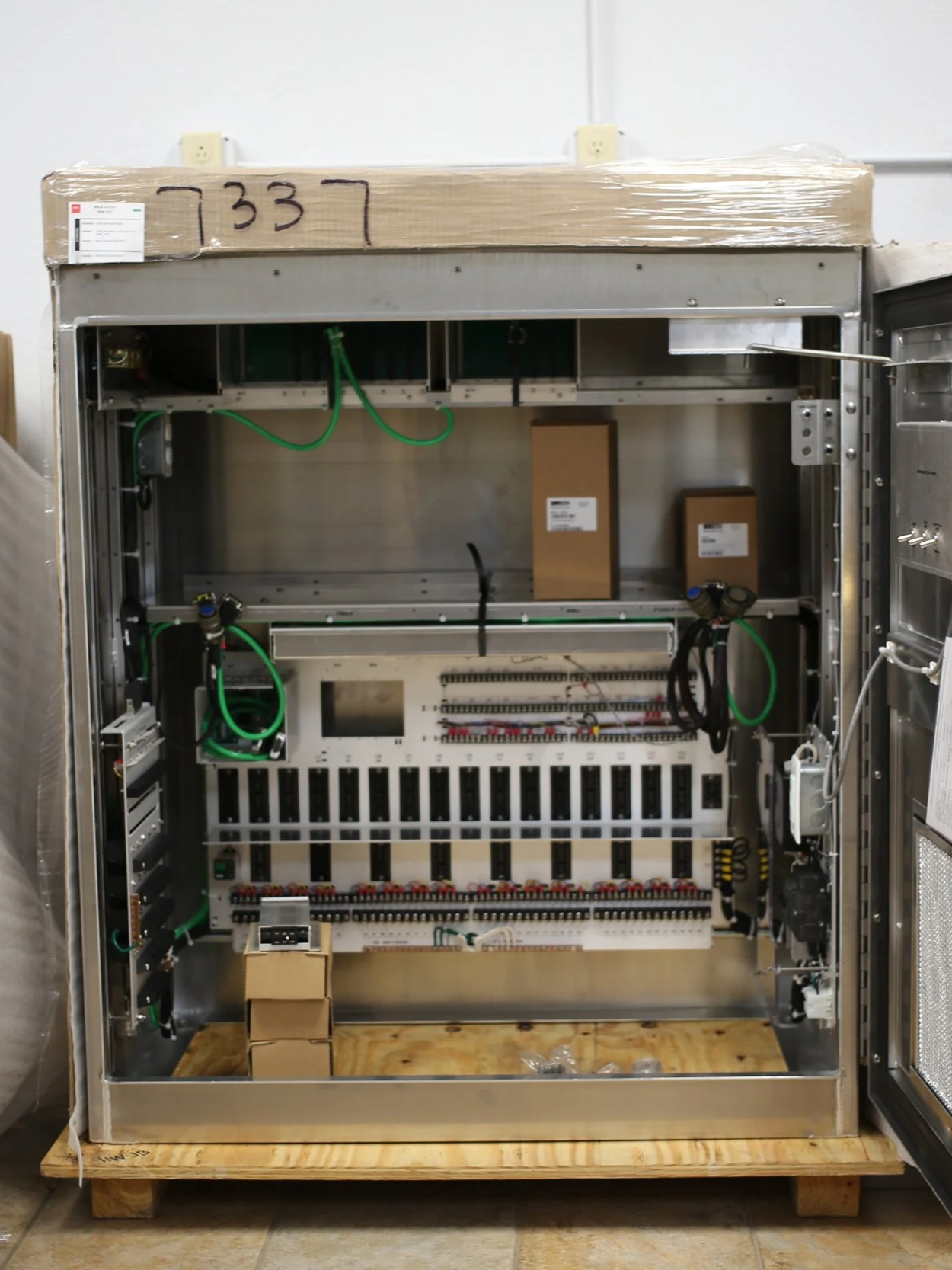 Henke TS-2 Cabine, TS-1
