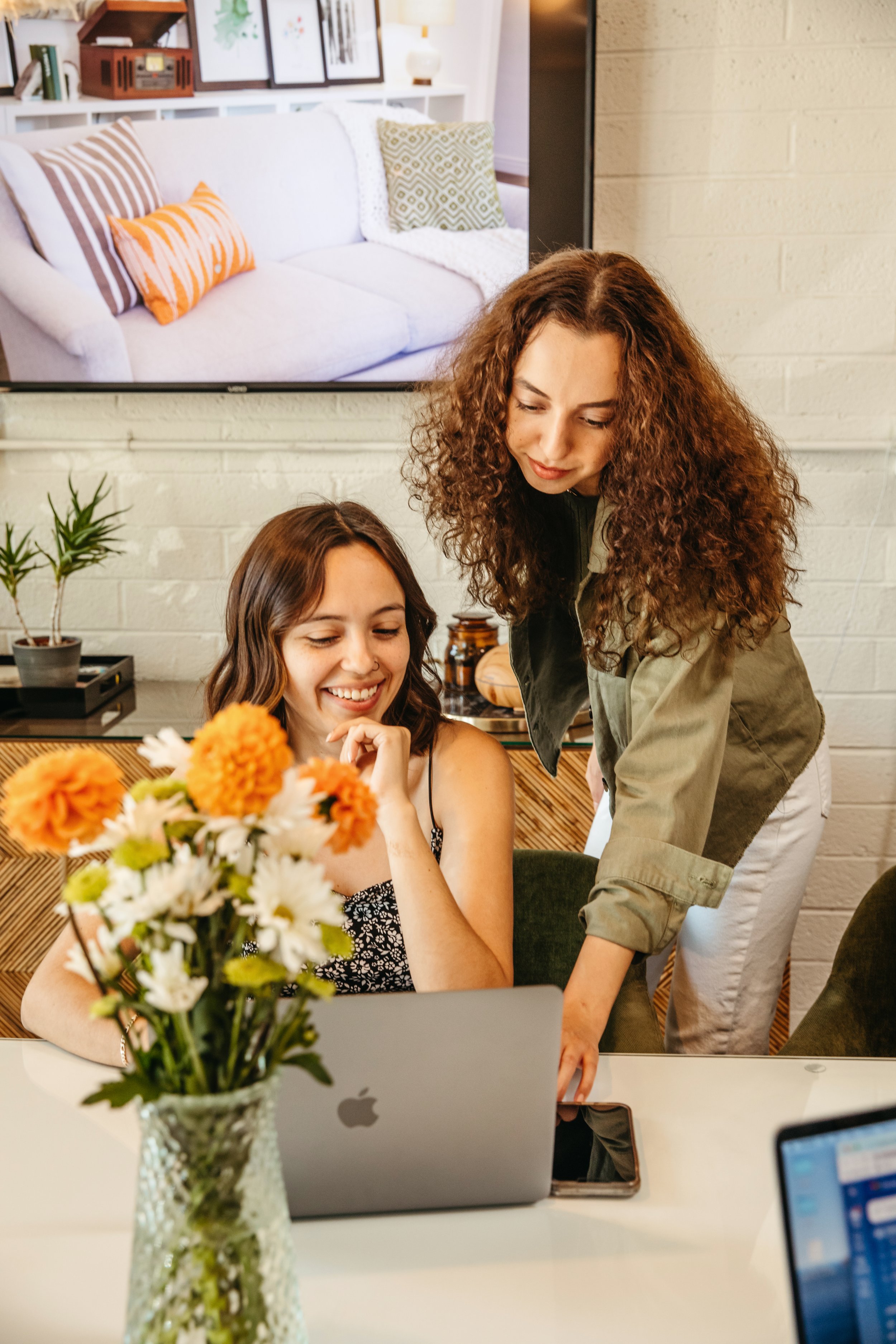 How to Tell If a Designer Is the Right Fit Before You Sign