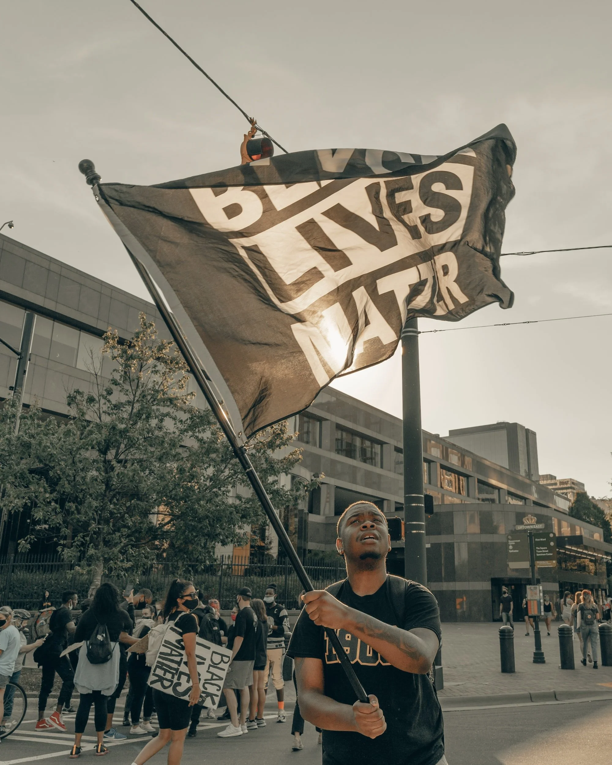 unsplash-image-T-HIsS8qymA.jpg