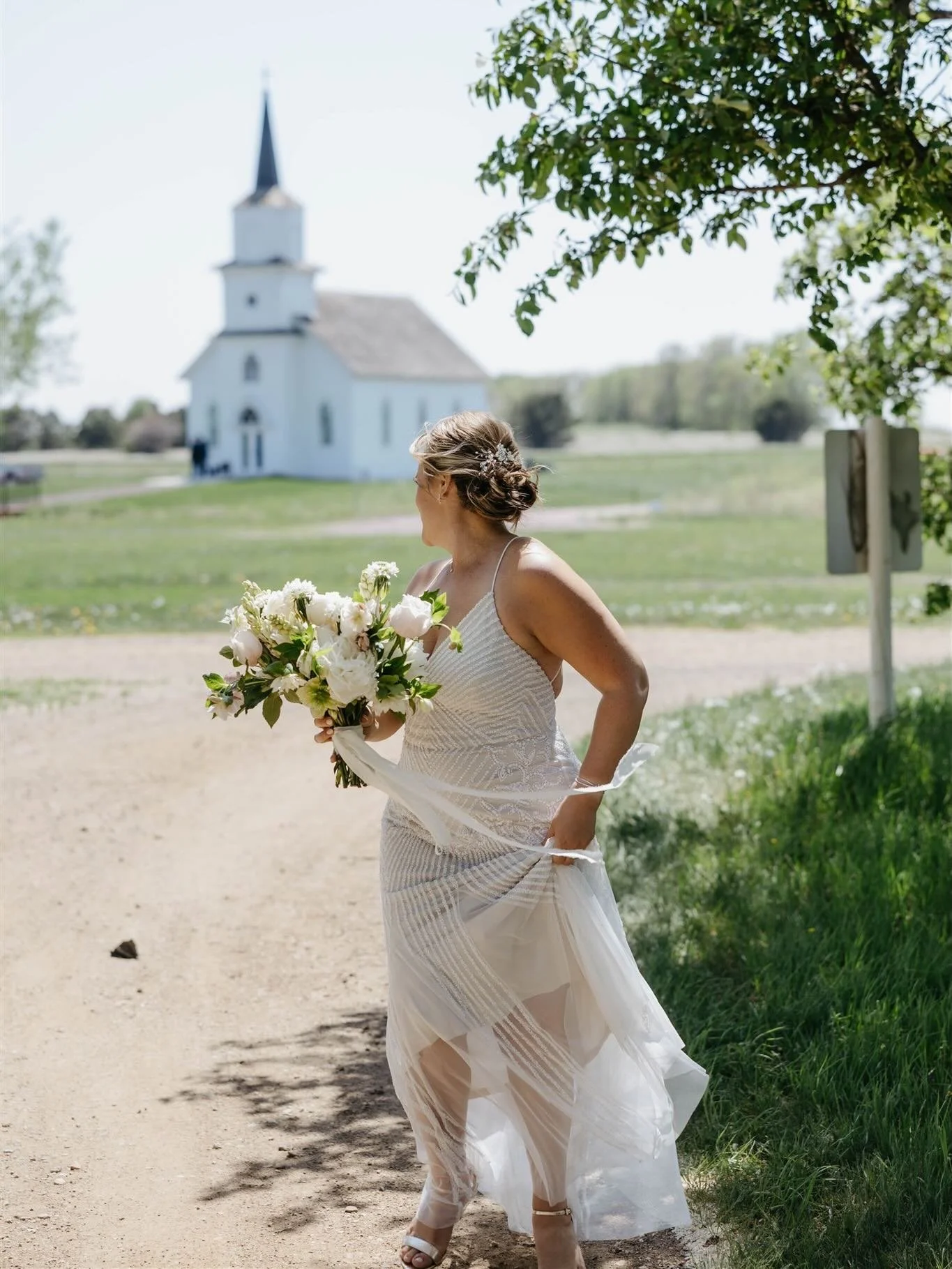 I thought about doing one of those end of the year posts with all the stats from all the seasons but that sounded like it could take a while. 😅 So instead I decided to go through each wedding gallery and pick a favorite photo from each one. Here are