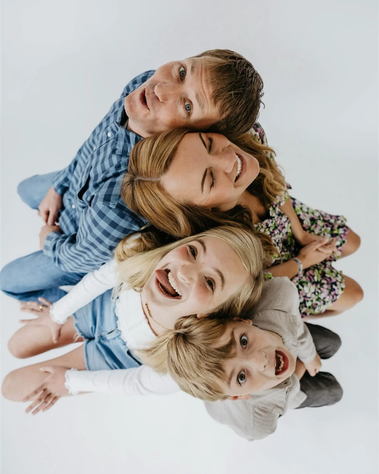 From my studio minis, the Richard&rsquo;s family. 

#jennaheckelphotography #siouxfallsphotographer #siouxfallsfamilyphotographer #southdakotafamilyphotographer #studiofamilyportraits