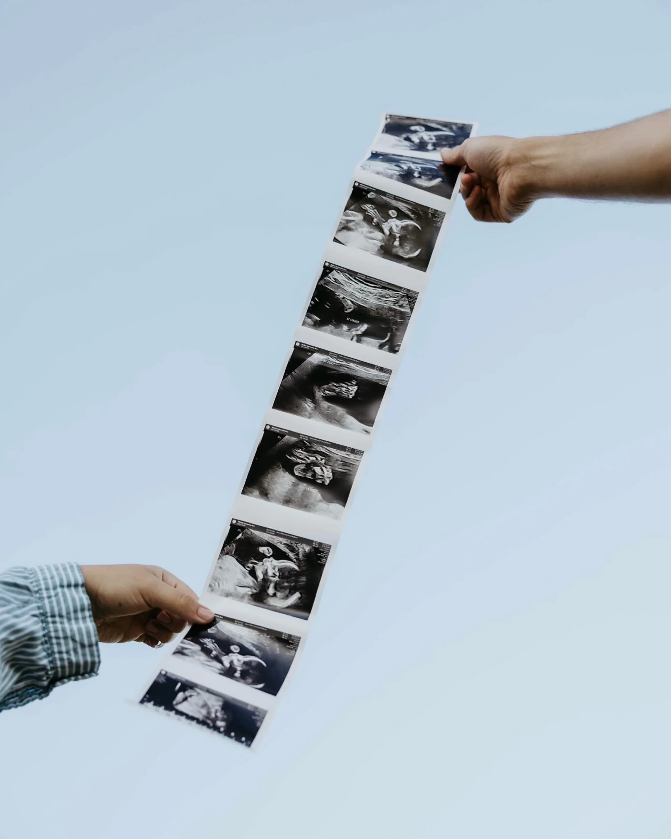 Sami and Devin are having a baby! 

I feel like a big sister watching my past wedding clients start their families. I&rsquo;m just so happy and proud of all of them. 

#jennaheckelphotography #siouxfallsfamilyphotographer #suouxfallsmaternityphotogra