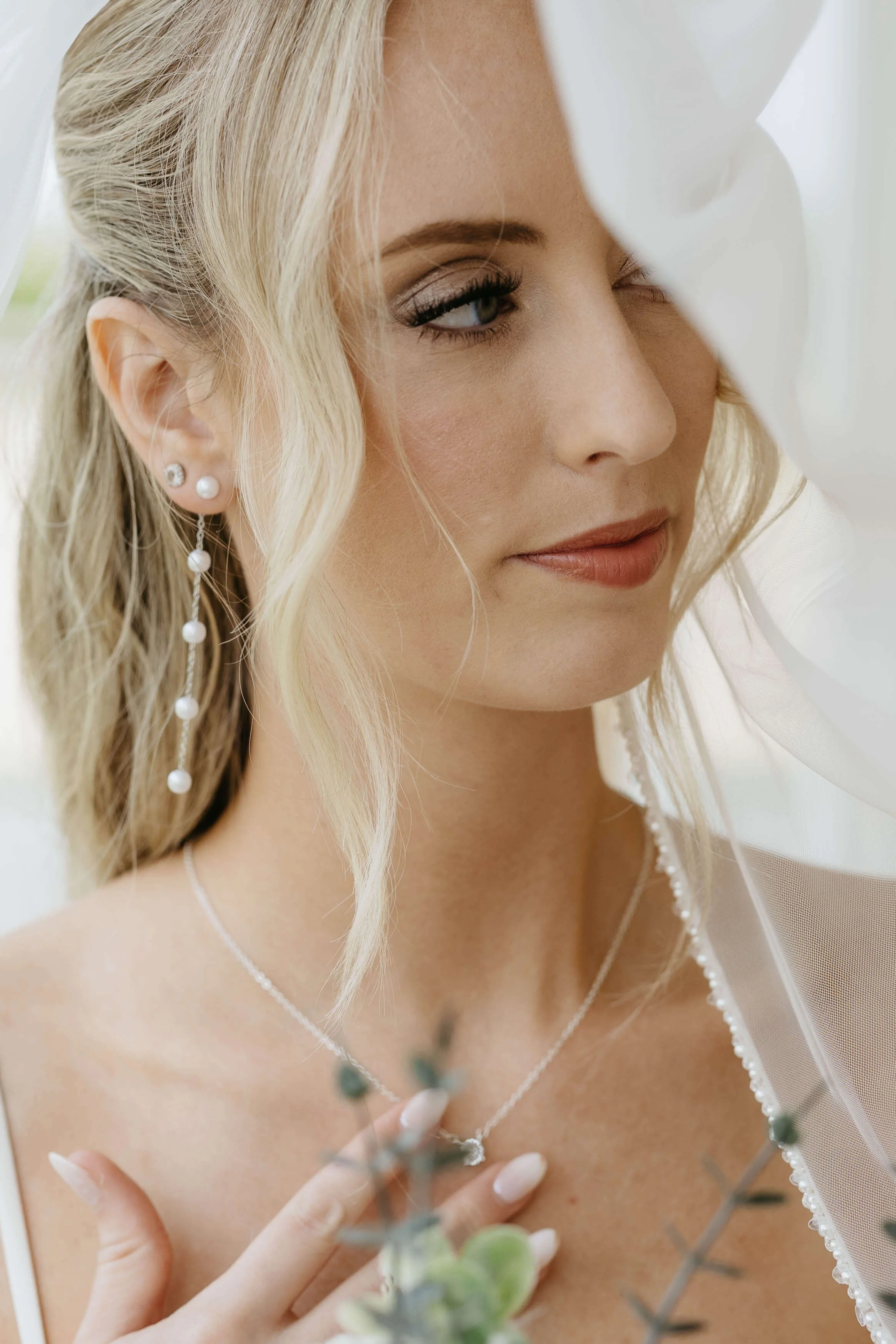 Bridal and wedding portraits at wedding in Northwest Iowa photographed by Jenna Heckle Photography. 