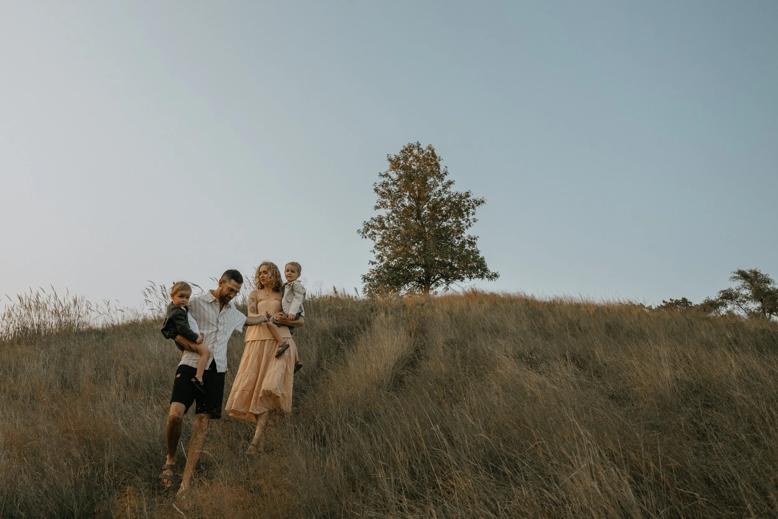 Jenna Heckel Photography with her family in Sioux Falls. Photos by Blue Hour Creative.