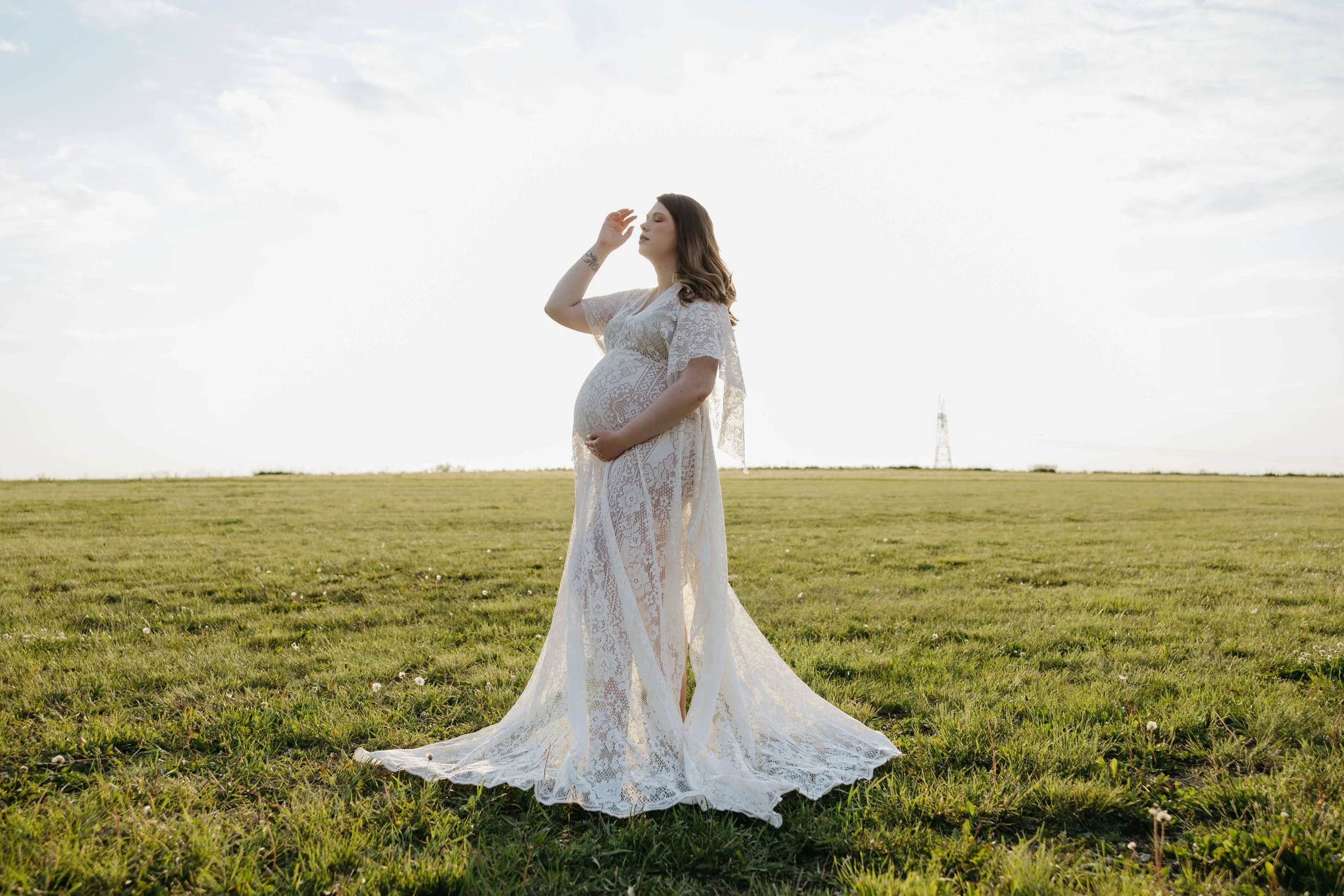 Maternity photos at Good Earth State Park near Sioux Falls, South Dakota. Photographed by Jenna Heckel.