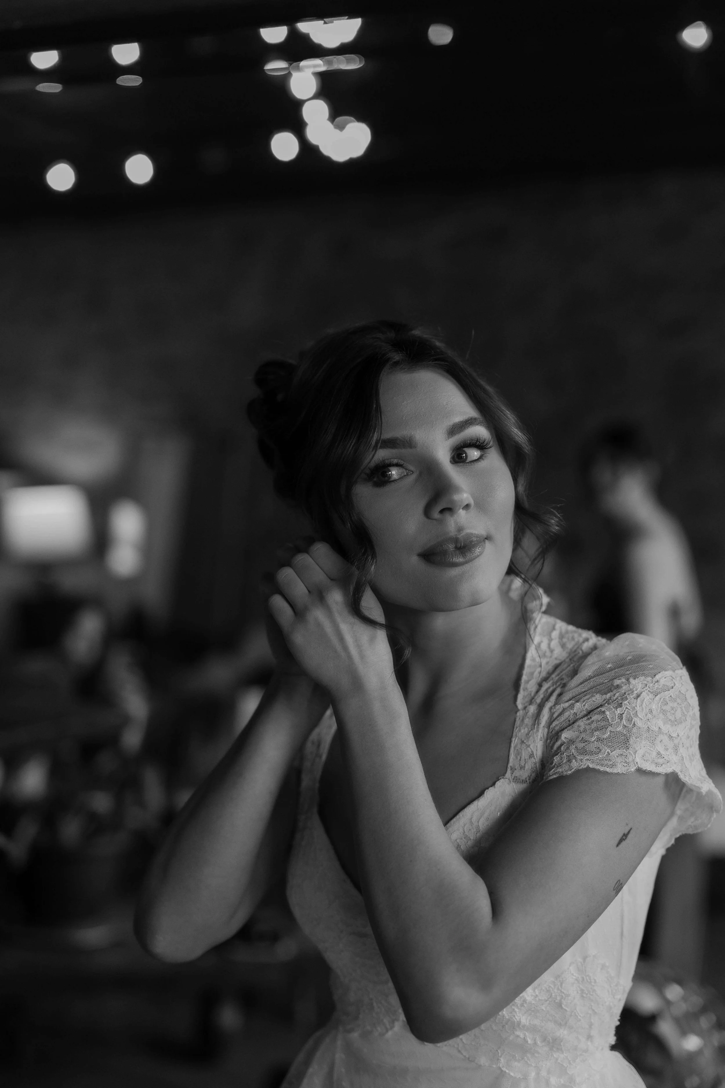 Bride getting ready for her micro wedding at the Icon in downtown Sioux Falls, photographed by Jenna Heckel Photography Sioux Falls Photographer. 