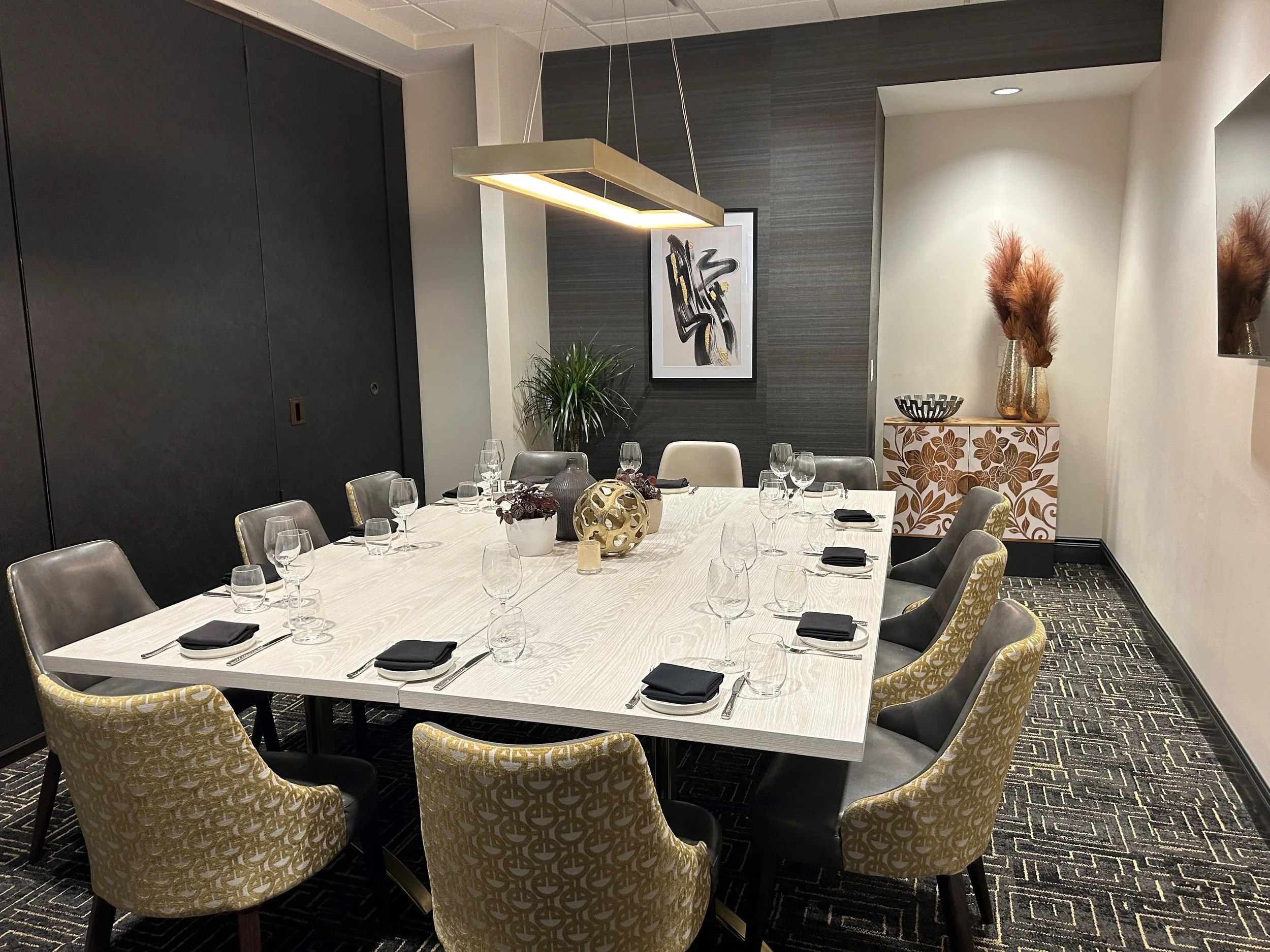 Ebony &amp; Ivory Room