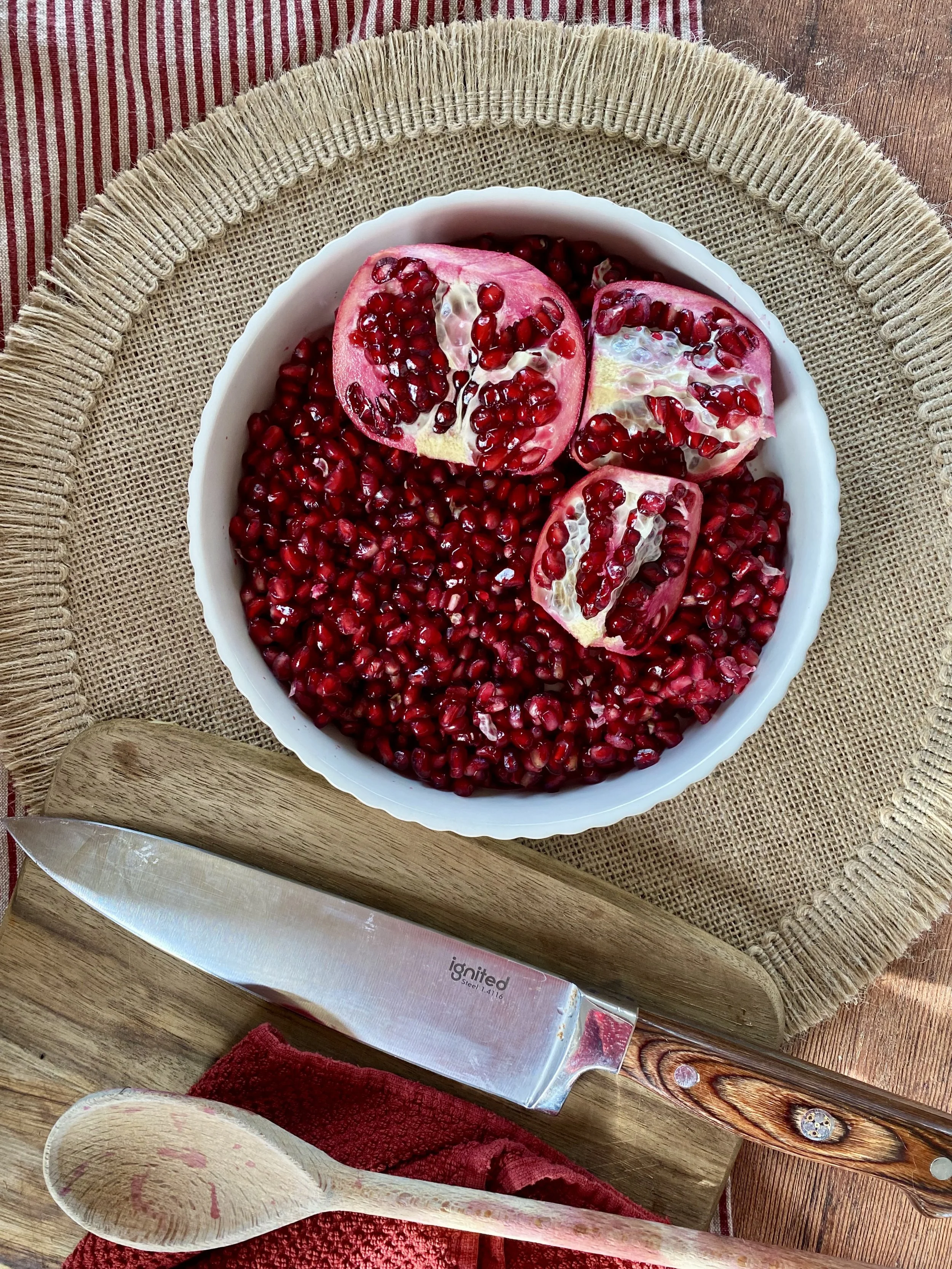 Remove Pomegranate Seeds