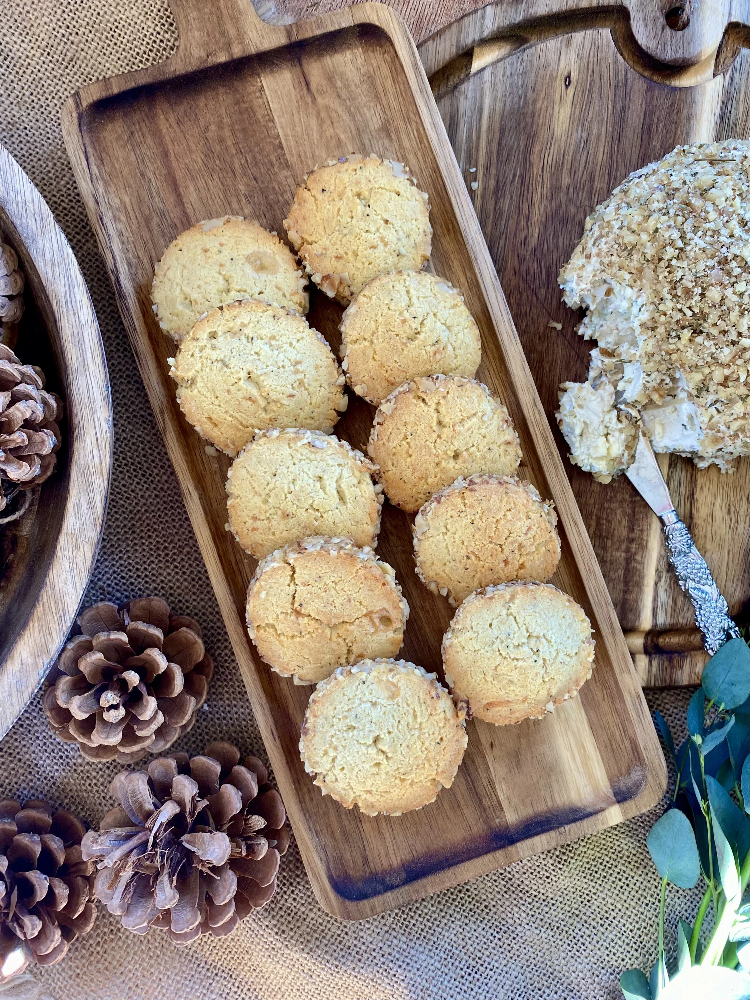 Gorgonzola Walnut Crackers 