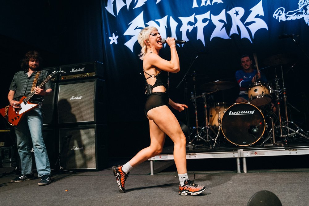 Amyl and the Sniffers at 9:30 Club (Photo ©2022 Mauricio Castro