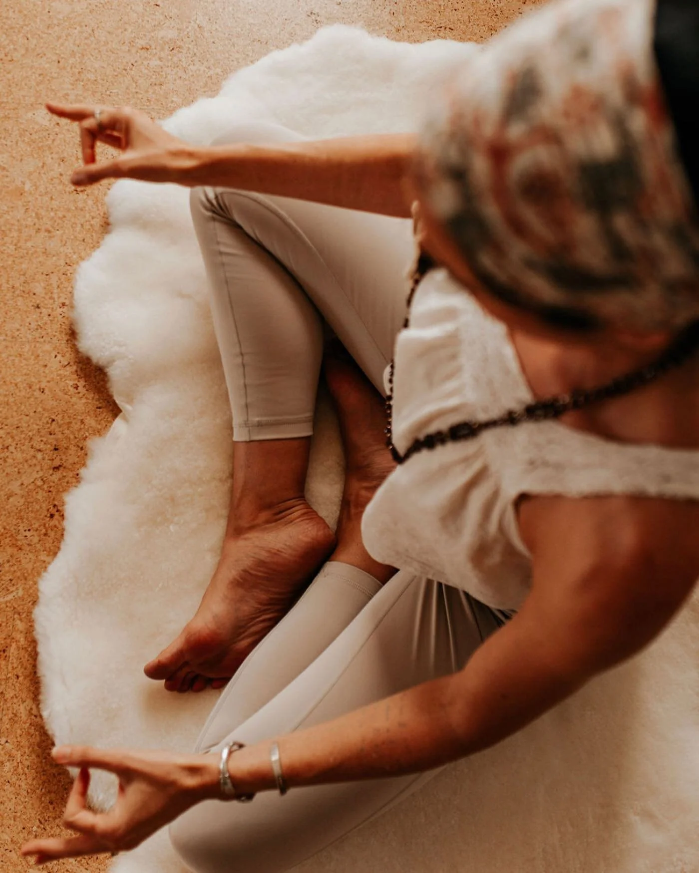 ✨Meditation for 11/11✨

Tomorrow (11.11) we have an energetic opening corresponding to the numerological frequency of 11. According to numerology, 11 signifies endings and new beginnings. It is a great number for manifesting. 

Here is a powerful med