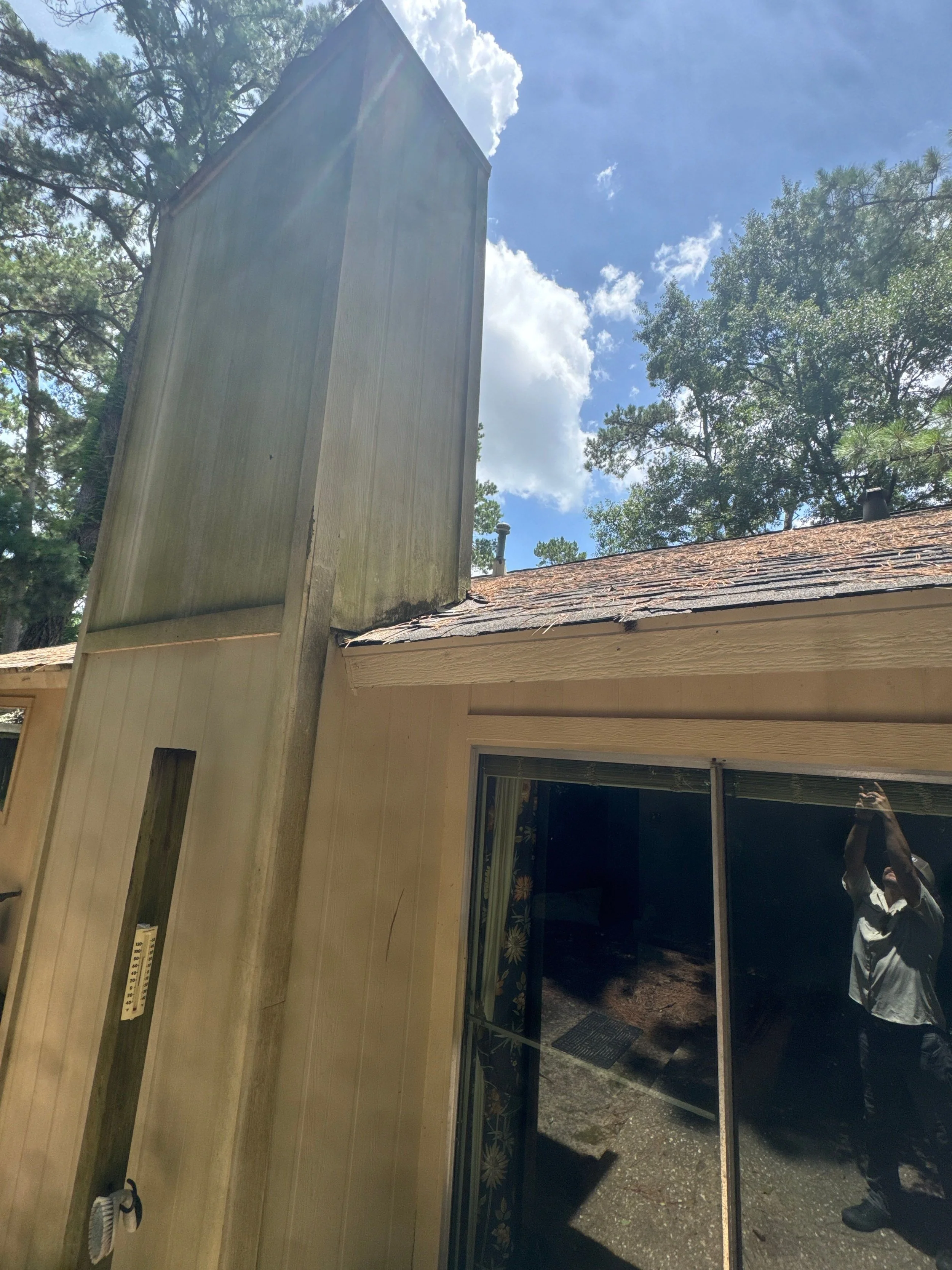 10 Signs Your Houston Roof Needs Replacement (Before the Next Storm Hits)