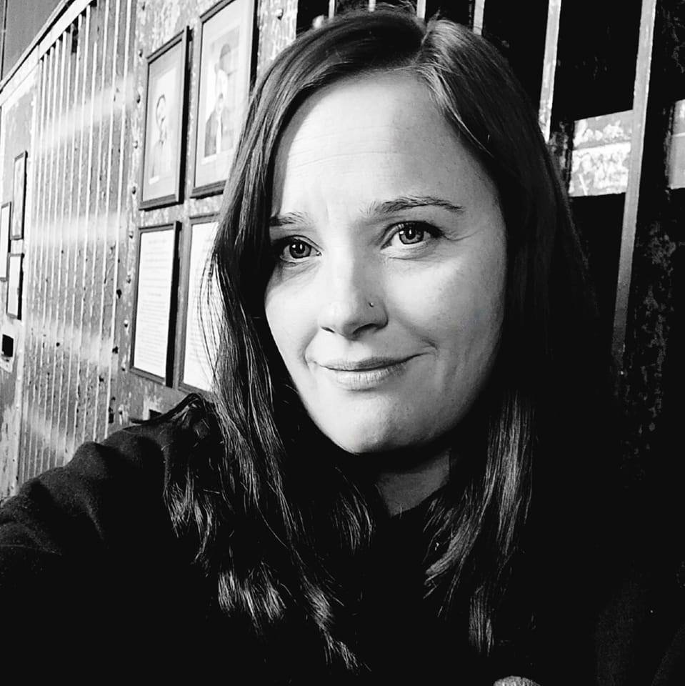 Erin Taylor (Author)