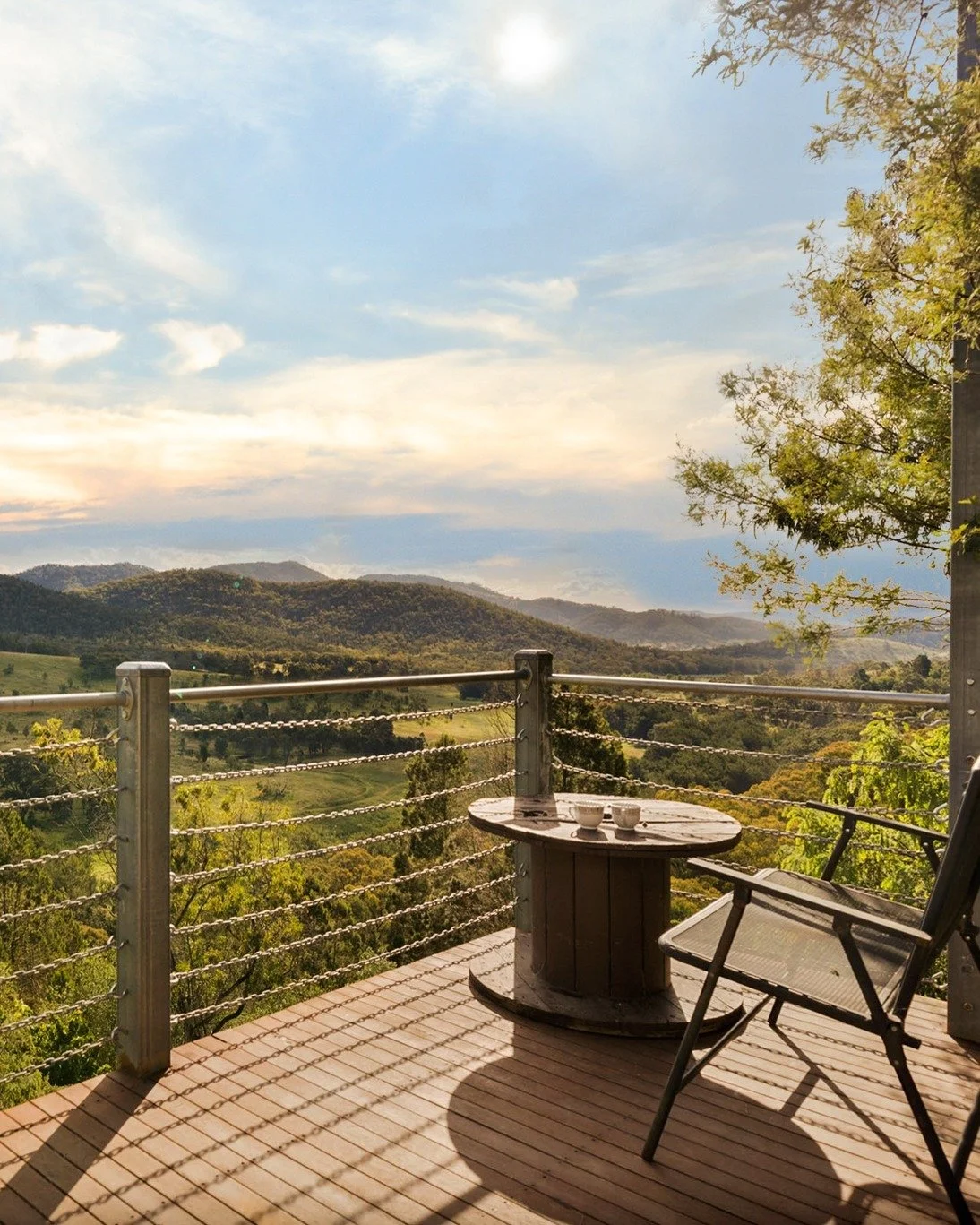 PROPERTY SPOTLIGHT | River Stone
 
Bring the outside in at this gorgeous home, featuring stone walls, wide windows &amp; lush leafy scenes at every turn 😍🍃 Set in the hills of Mudgee, with access to the river (kayaks included!), wide open living sp