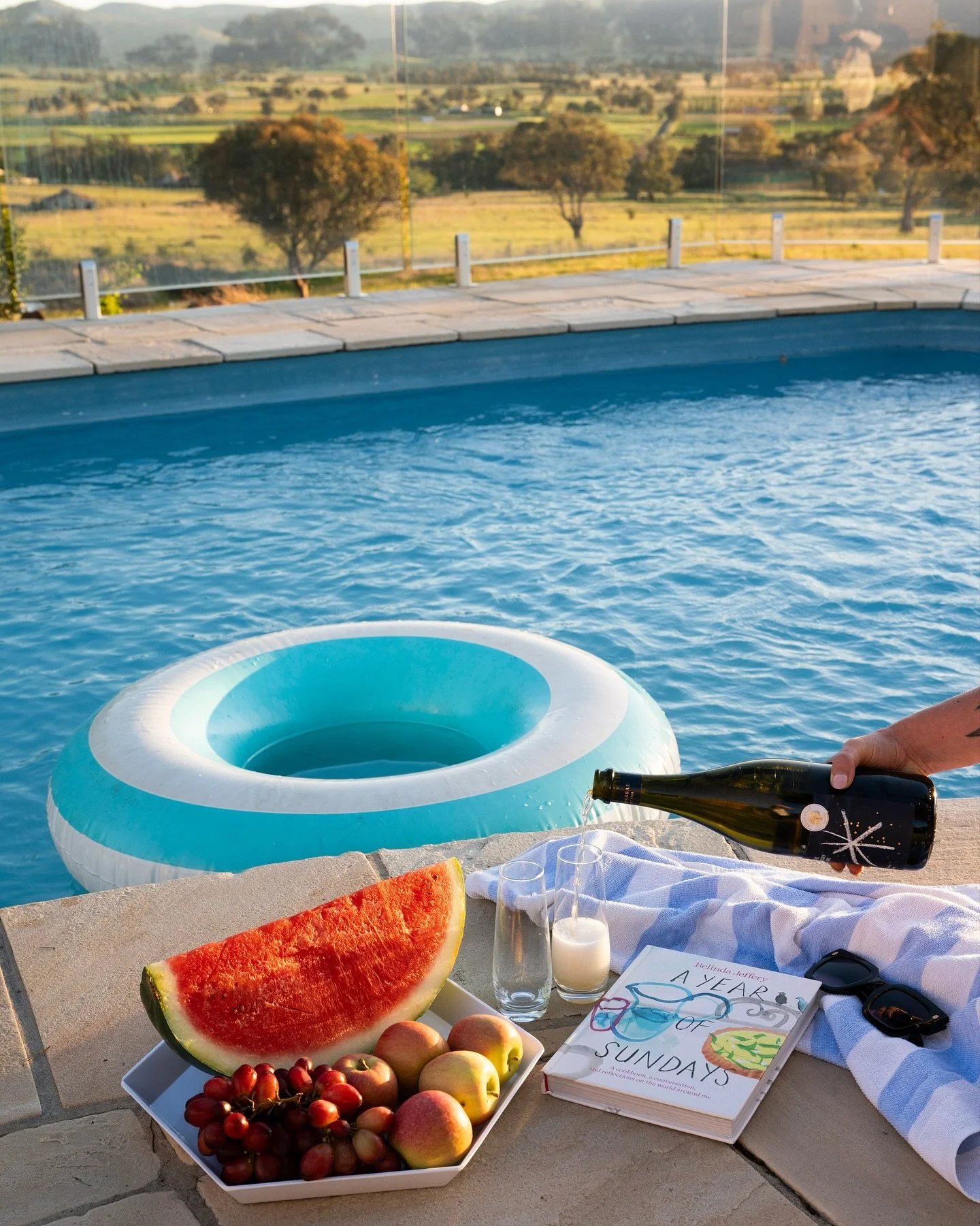 Twilight never looked better, with panoramic country views, best enjoyed from the pool, spa or deck 😉✨ 

With warm weather right around the corner, pools like this one at our Allambie stay, are hot property 🔥They&rsquo;re easily the best way to enj