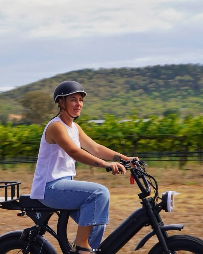 The only thing better than a glass of Mudgee wine? Exploring the region on two wheels, of course! 😍🚴 

We&rsquo;ve partnered with Mudgee EBike Supply Co to give our Bliss Stays&rsquo; guests easy access to e-bike hire. 
 
The team at Mudgee EBike S