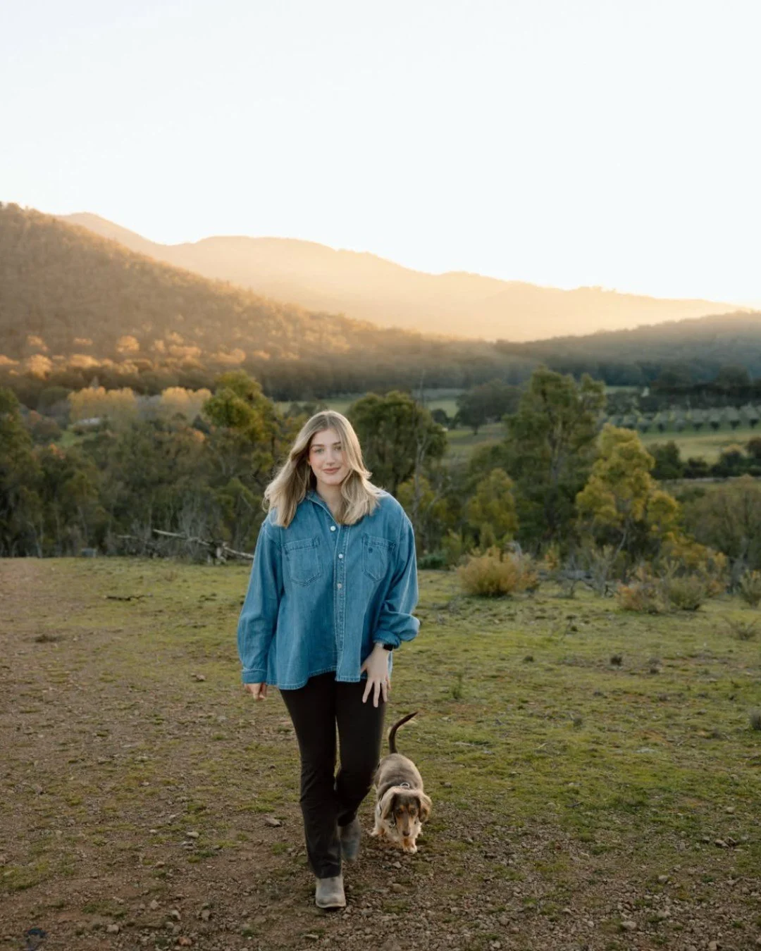 A stay for every (furry) traveller 🥰🏡 With more than 70 pet-friendly properties, our four-legged guests have been living their most blissful lives in Mudgee 🐶 
 
📷 @capturedbyba_ 
 
🏡 @river_ranch_mudgee