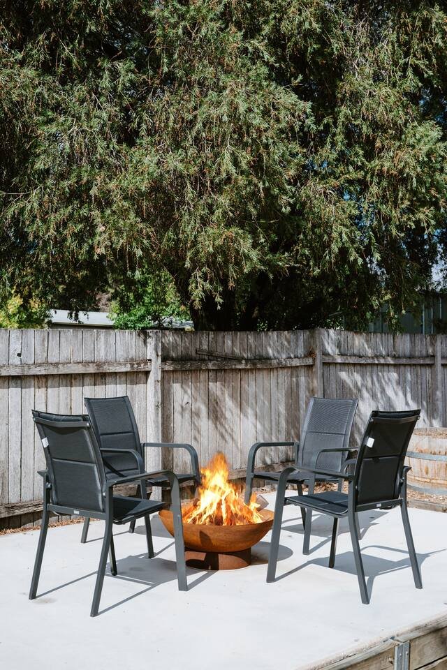 Coorie Cottage fireplace mudgee stay