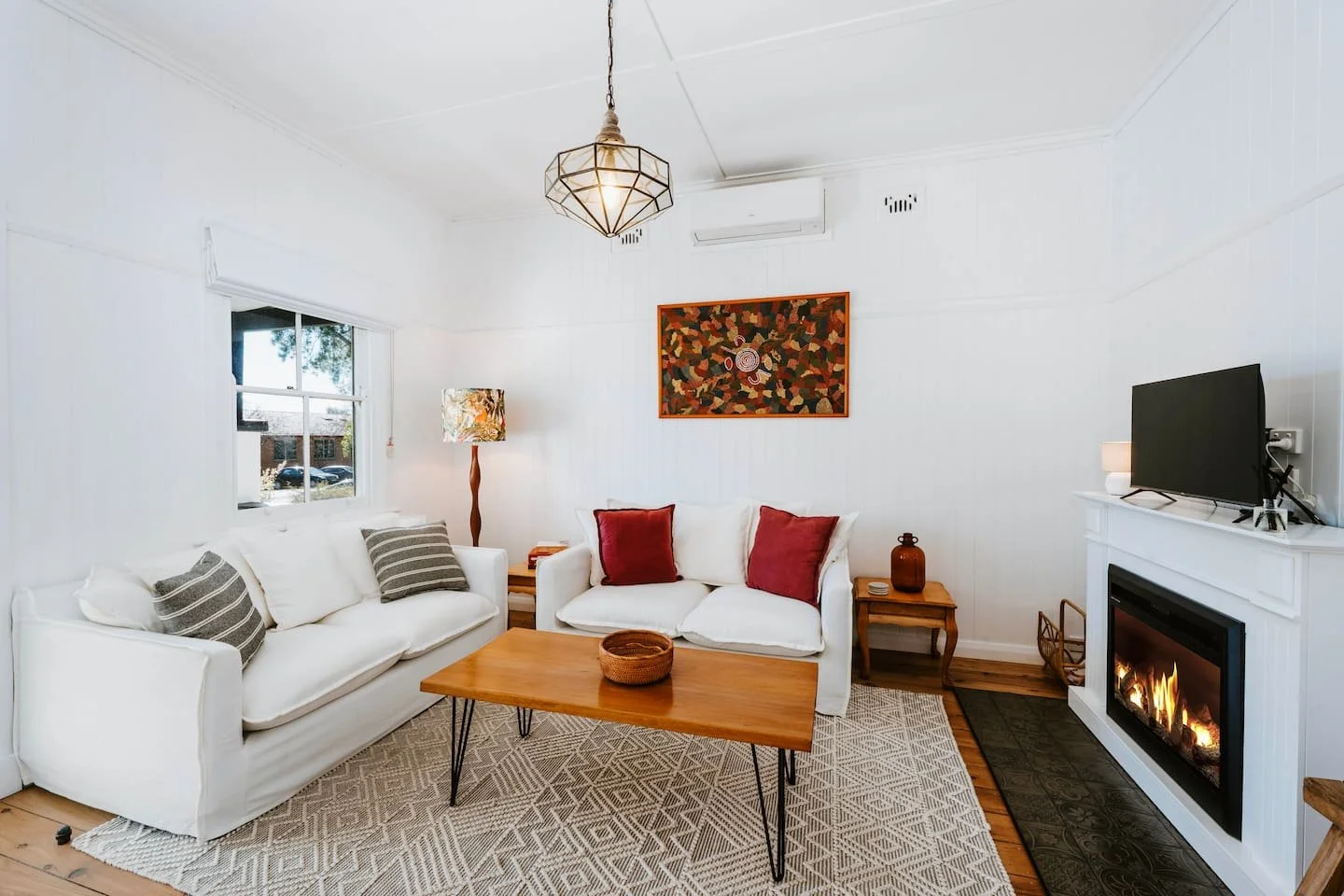 mygoura mudgee accommodation fireplace