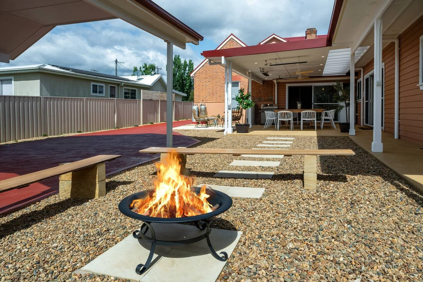 bathurst lodge mudgee accommodation firepit cbd
