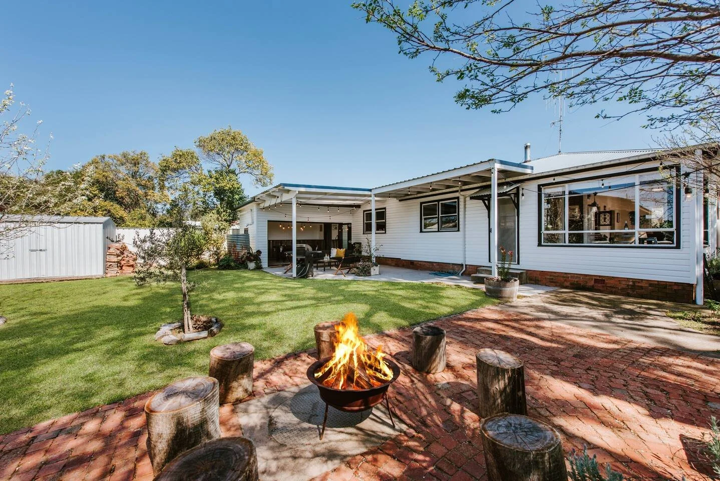 Black Rose Cottage Mudgee Accommodation Family Pet Friendly
