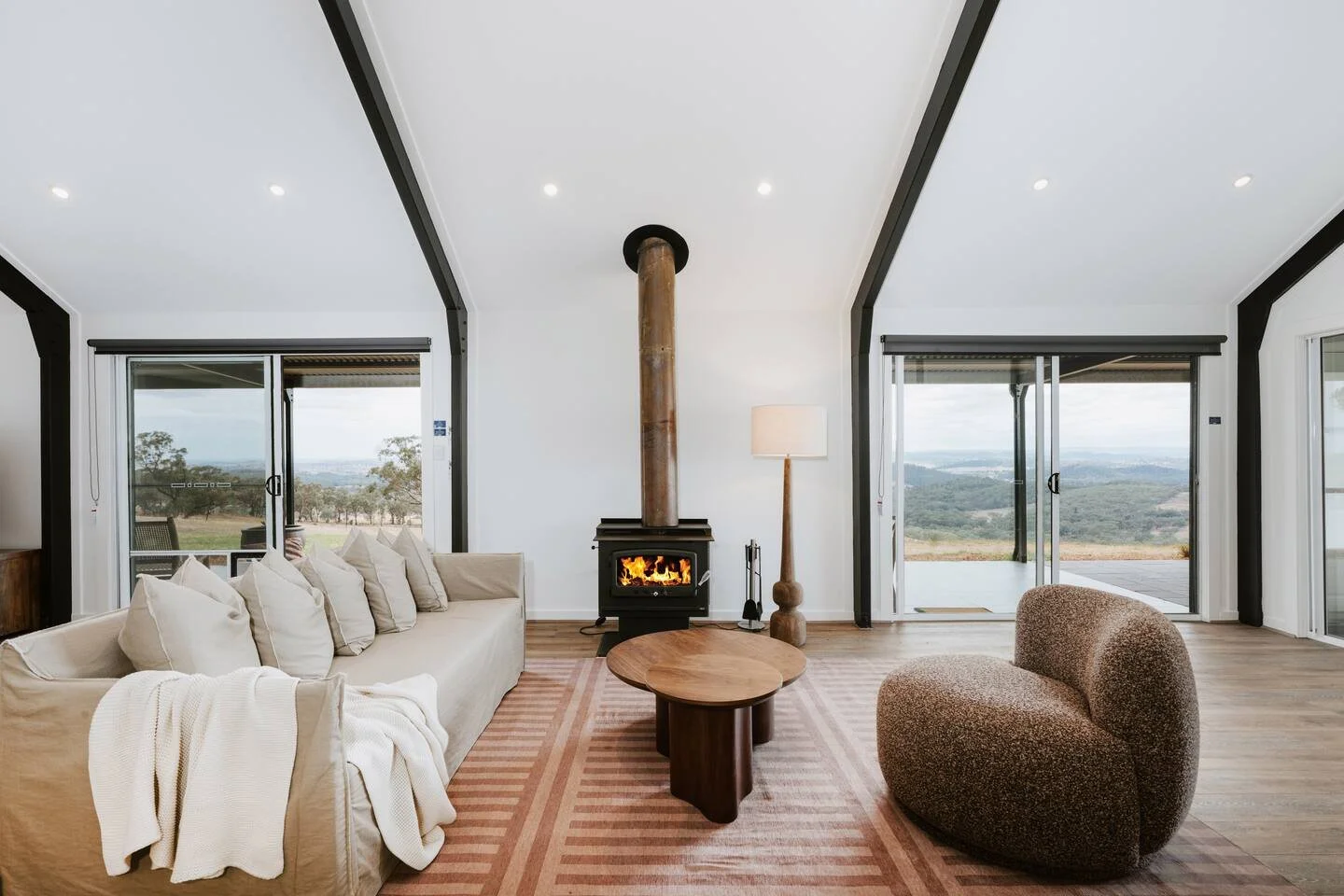 Arcadia Mudgee accommodation luxury fireplace