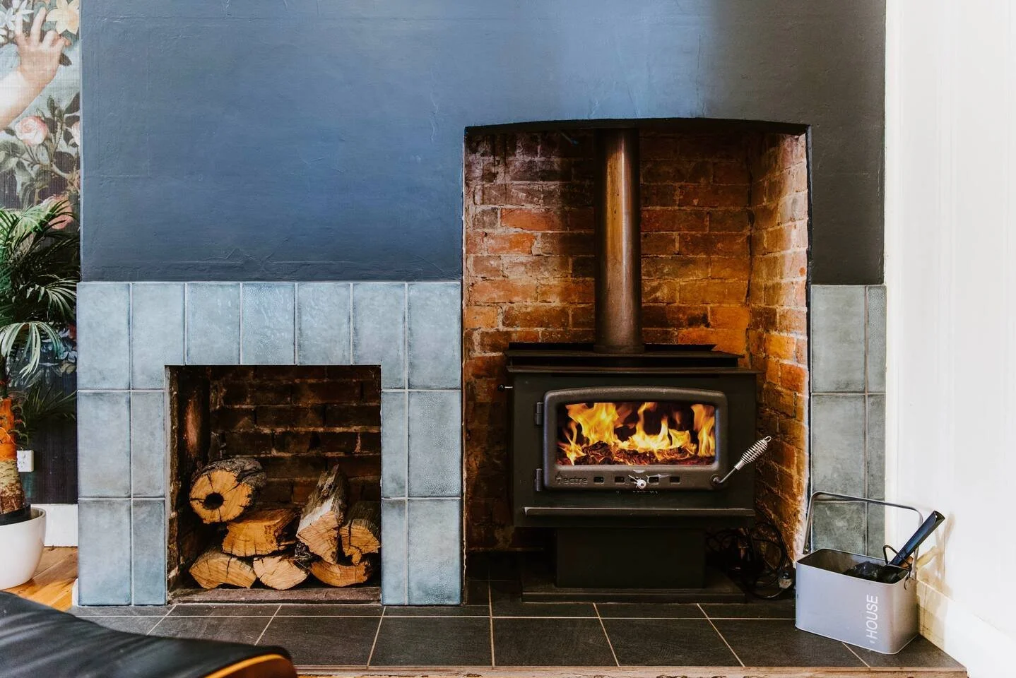 Court House fireplace Accommodation Mudgee Bliss Stays