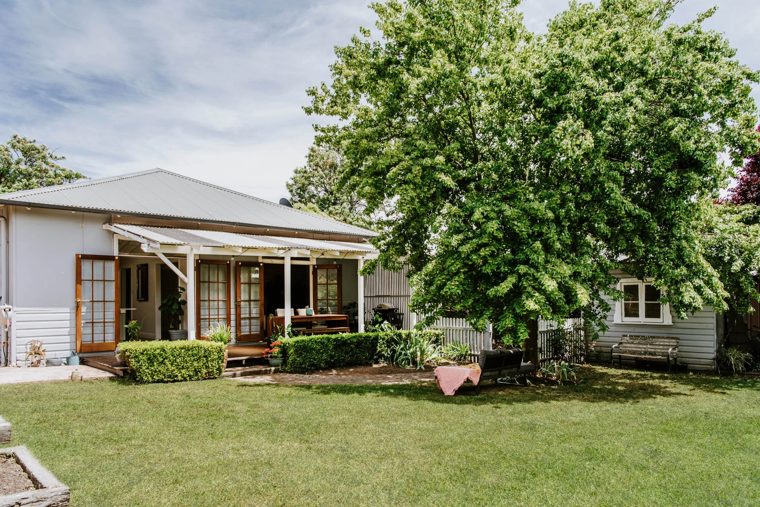 The Birdhouse Pet Friendly Mudgee Cottage Accommodation