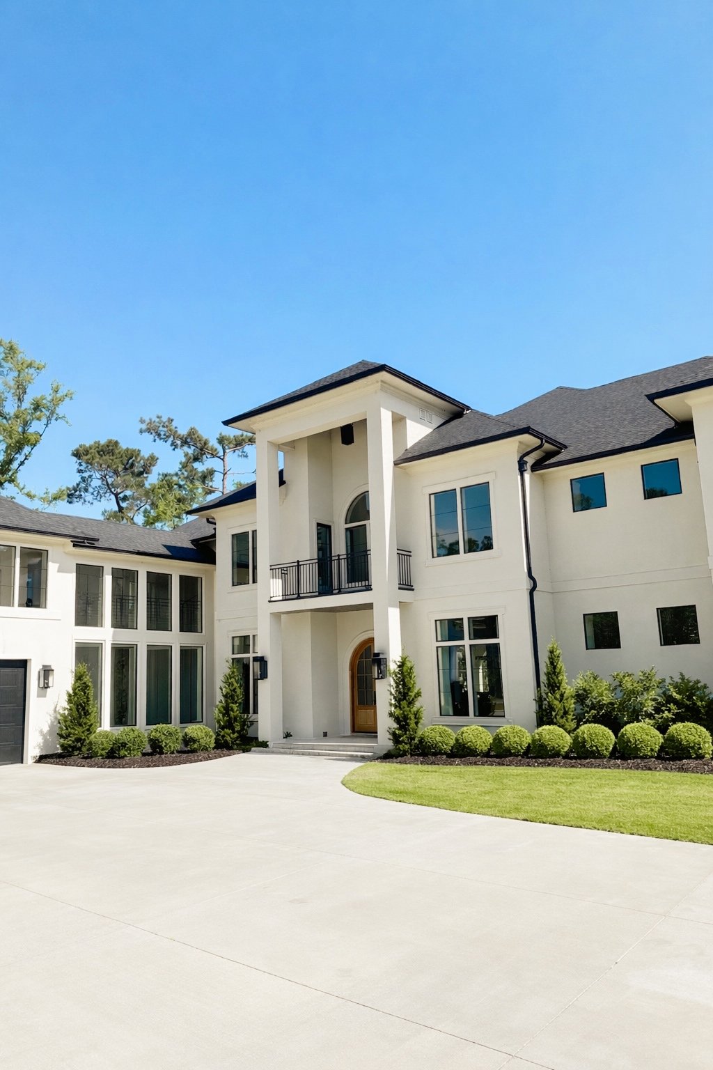 11,000 sq ft. Built without compromise.

Large homes don&rsquo;t automatically mean well-built homes. Scale can actually hide shortcuts&mdash;unless the same level of intention is applied to what you don&rsquo;t see.

What most people miss about a tr