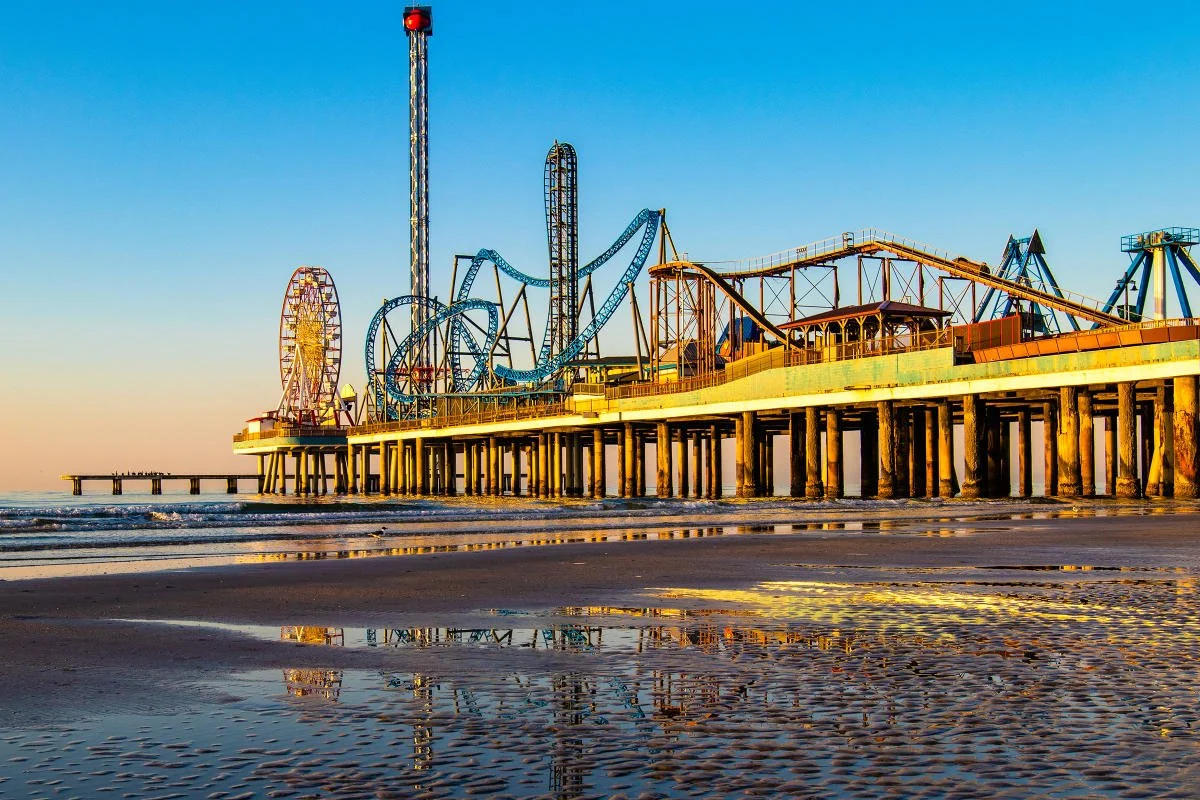 TTD_Beaches_H_ART_Galveston_MAIN_e63180ff-4f63-4190-8613-1cf7b38ffc2b.jpg
