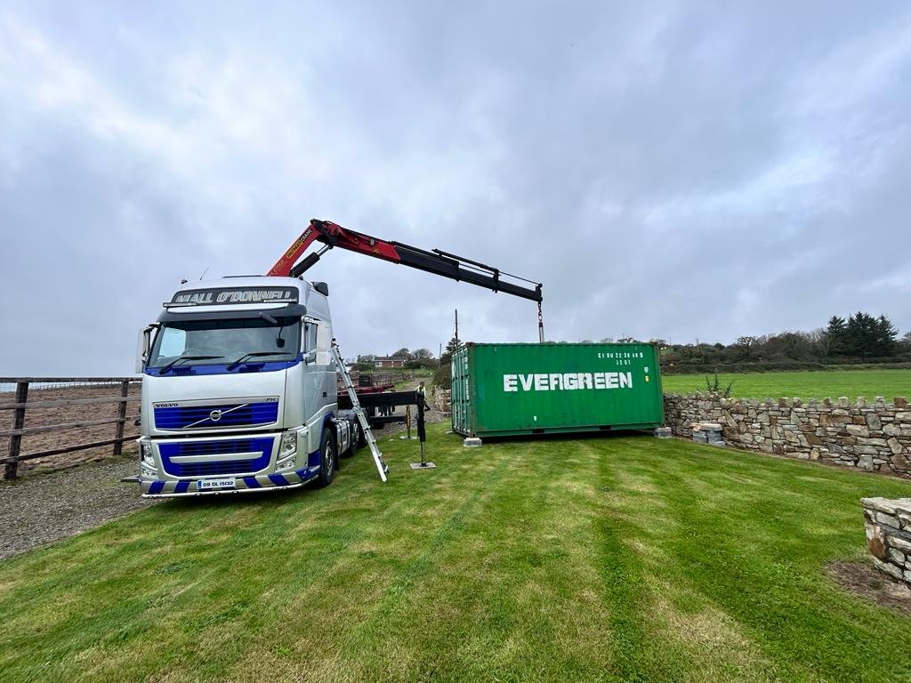 We provide delivery and crane offlaoding