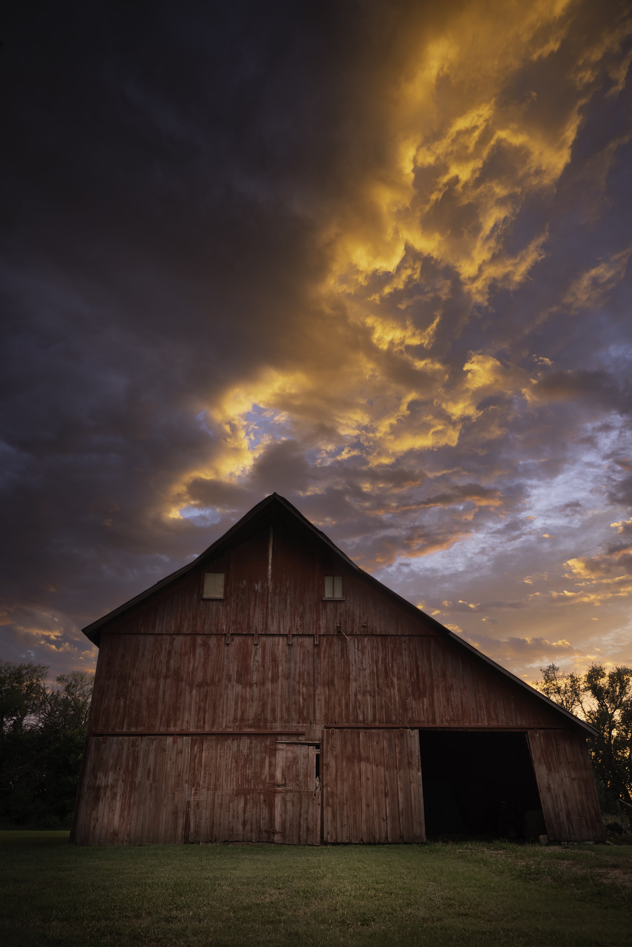 Barn on Fire.jpg