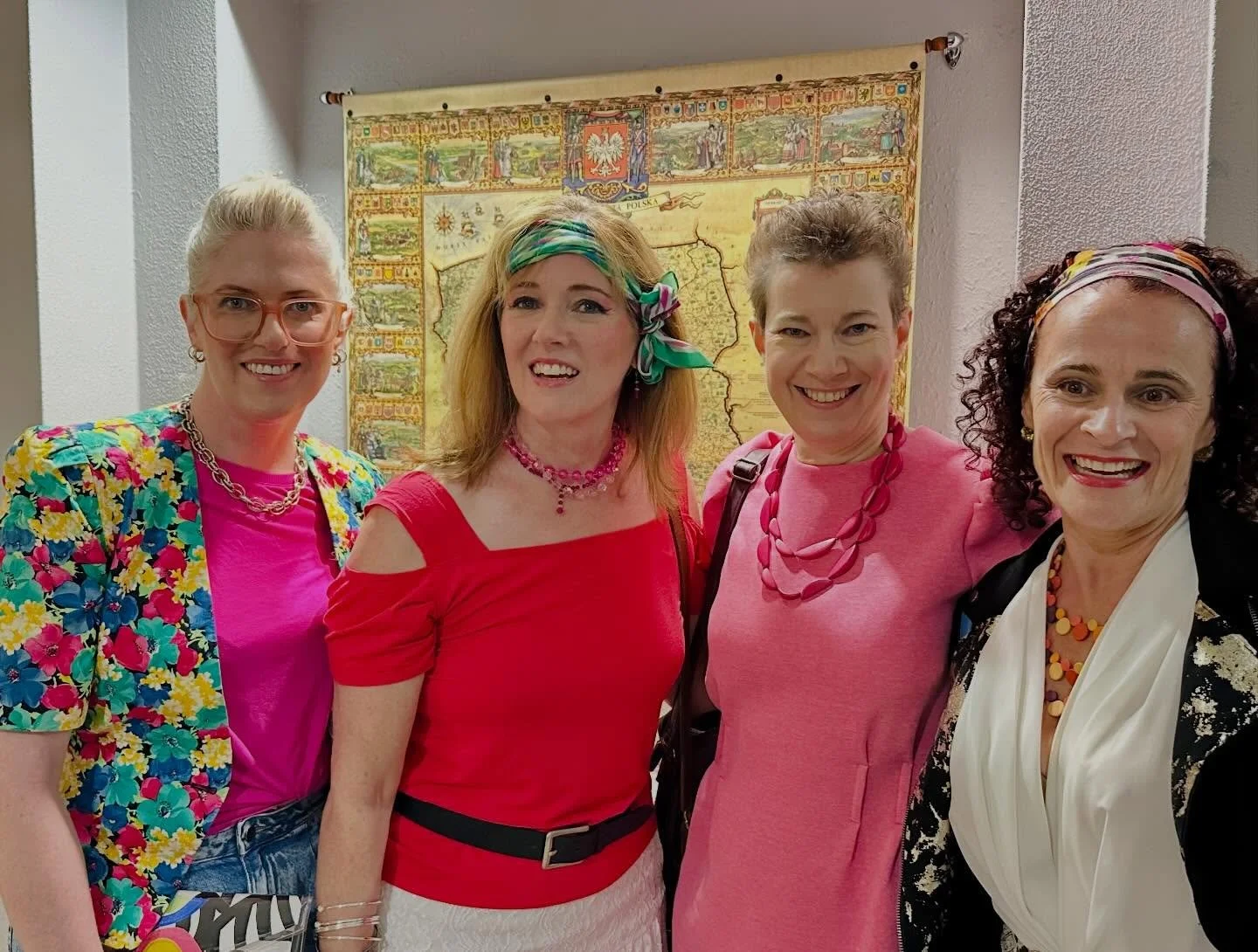 Groove is in the heart 💗 
Back to the 80&rsquo;s with these fabulous dancing queens,  @julesjbean, KP &amp; @nickypeelgrane + guest appearances by dancing king @doigdoig (photo credit for 3rd pic 🙏)