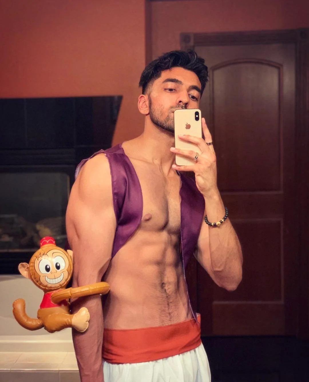 🧞&zwj;♂️