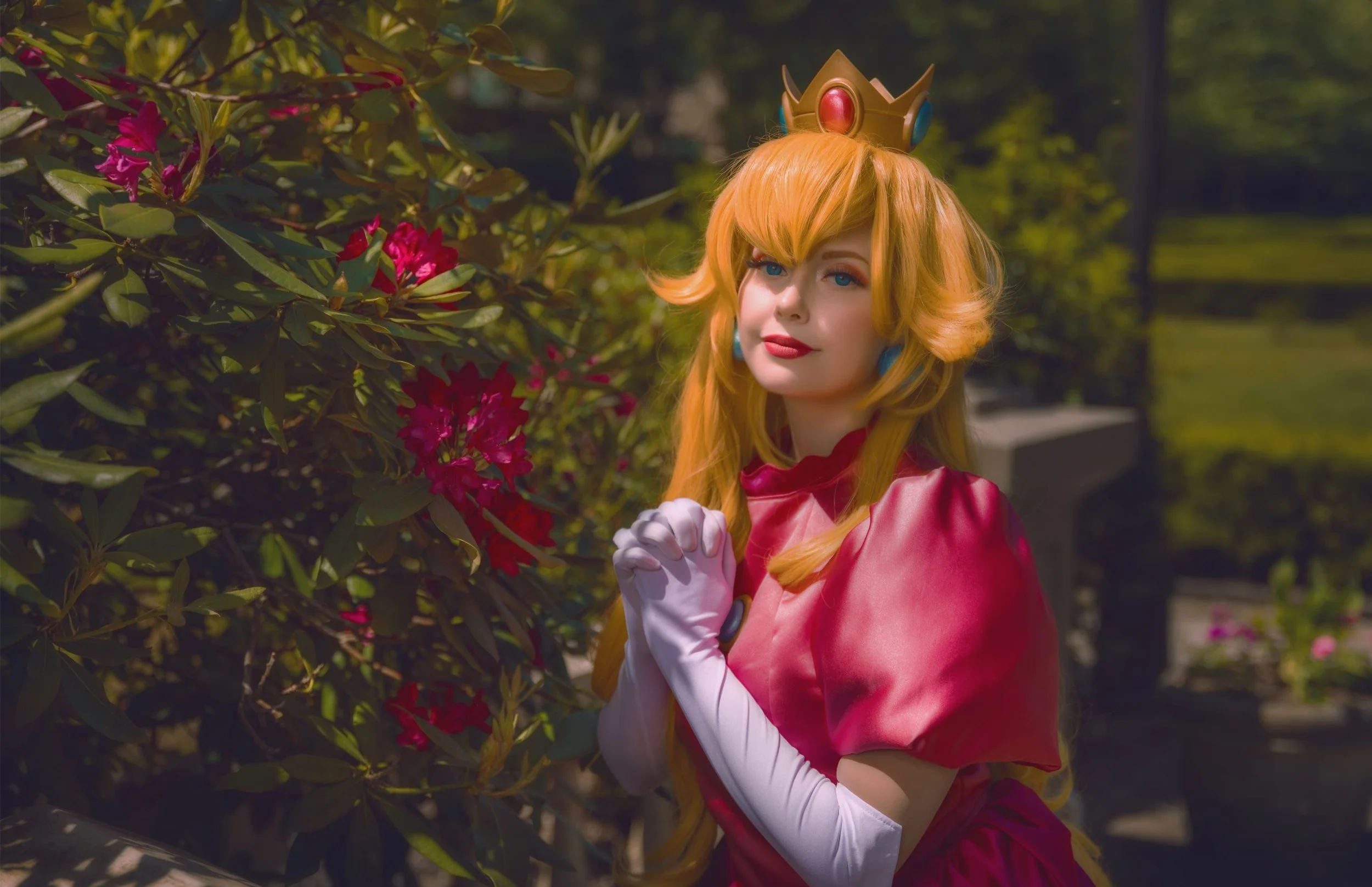 Princess+Peach+Cosplay+-+Queen+Amy+Dala+%286%29.jpg