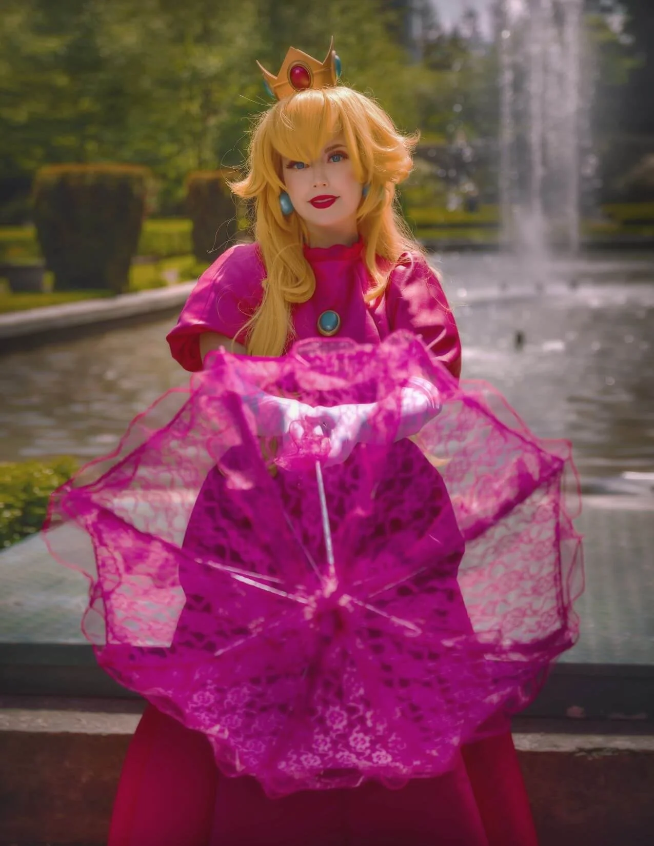 Princess+Peach+Cosplay+-+Queen+Amy+Dala+%2812%29.jpg