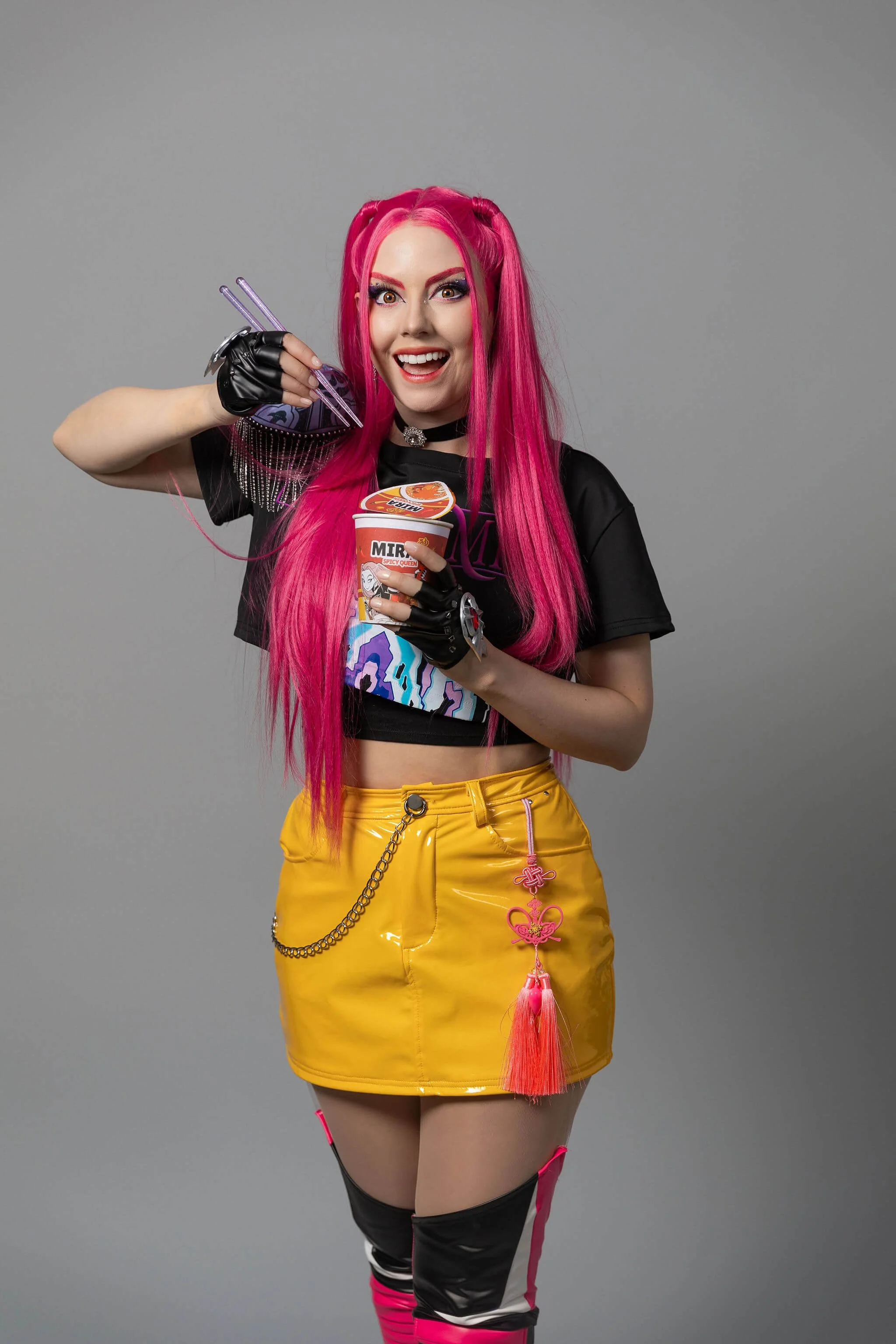 Mira cosplay ramen selfie studio photoshoot 1.jpg