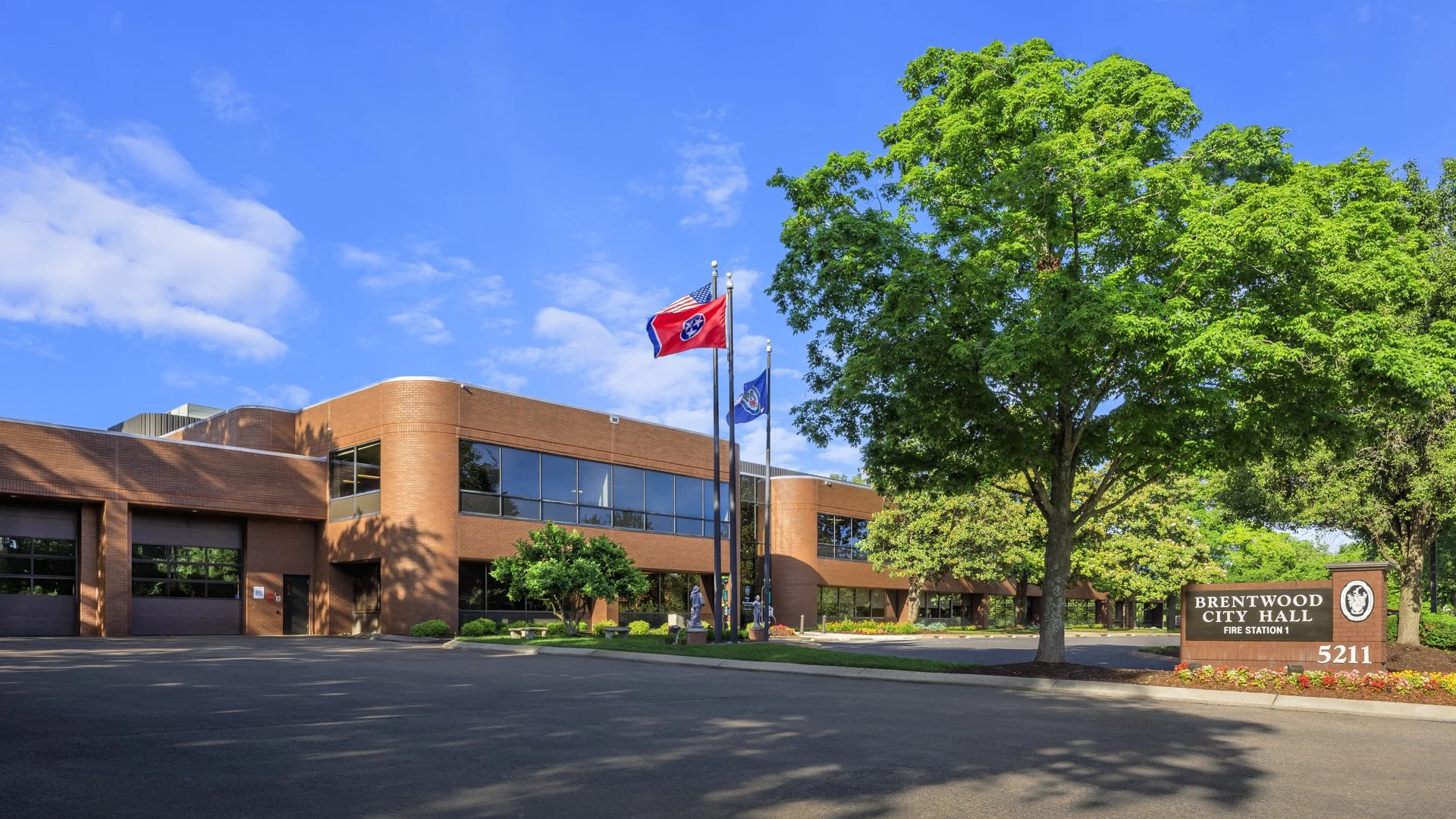 Brentwood City Hall__5D_0025-HDR-1_small-1920px_16-9 aspect.jpg
