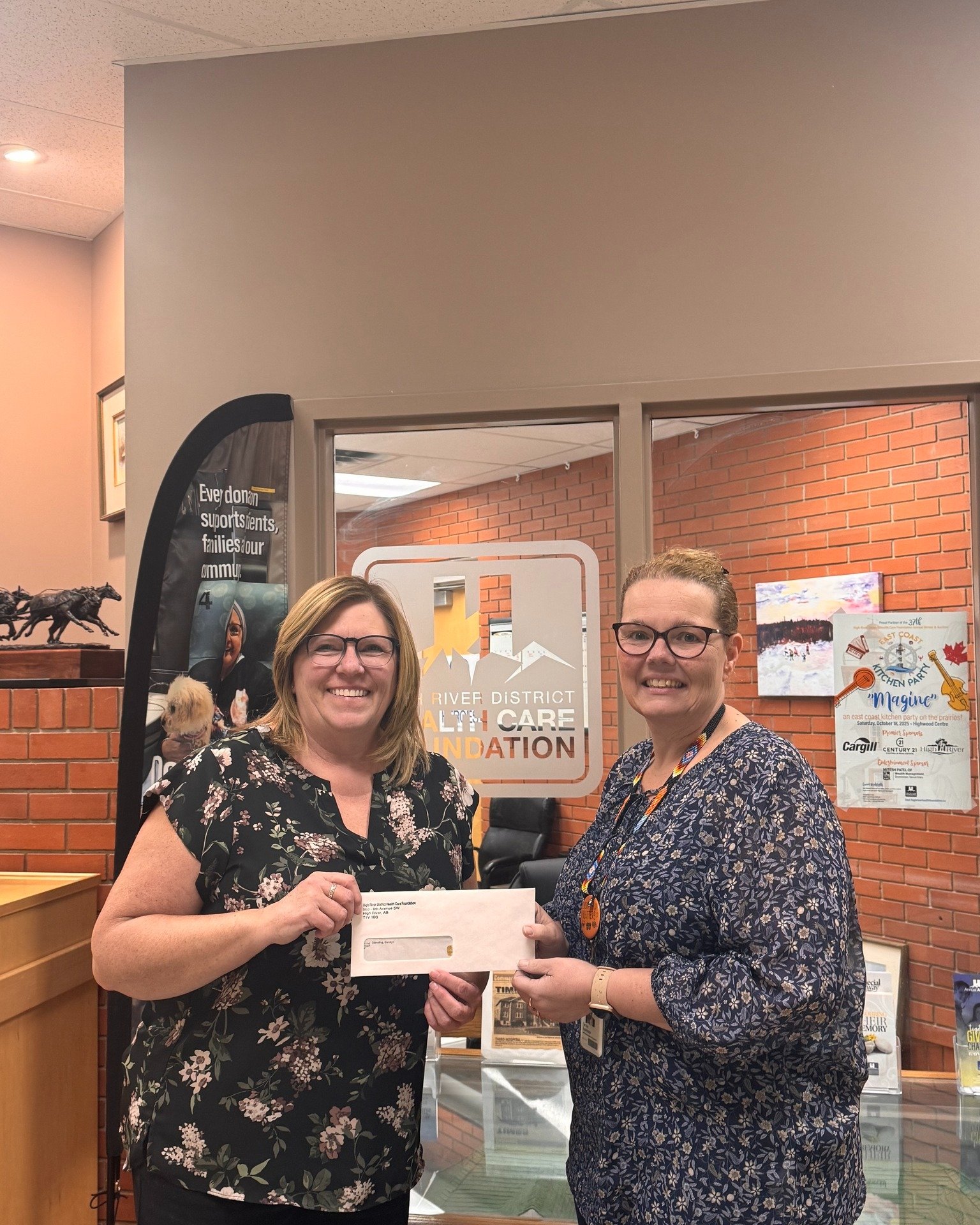 🎉 Congratulations to our Hometown Healthcare 50/50 winners 🎉

Our grand prize winner, Carolyn Standing, took home $6,225, and our bonus prize winner, Jennifer Penman, won $1,000! 👏

Funds from this 50/50 draw will help support the creation of the 
