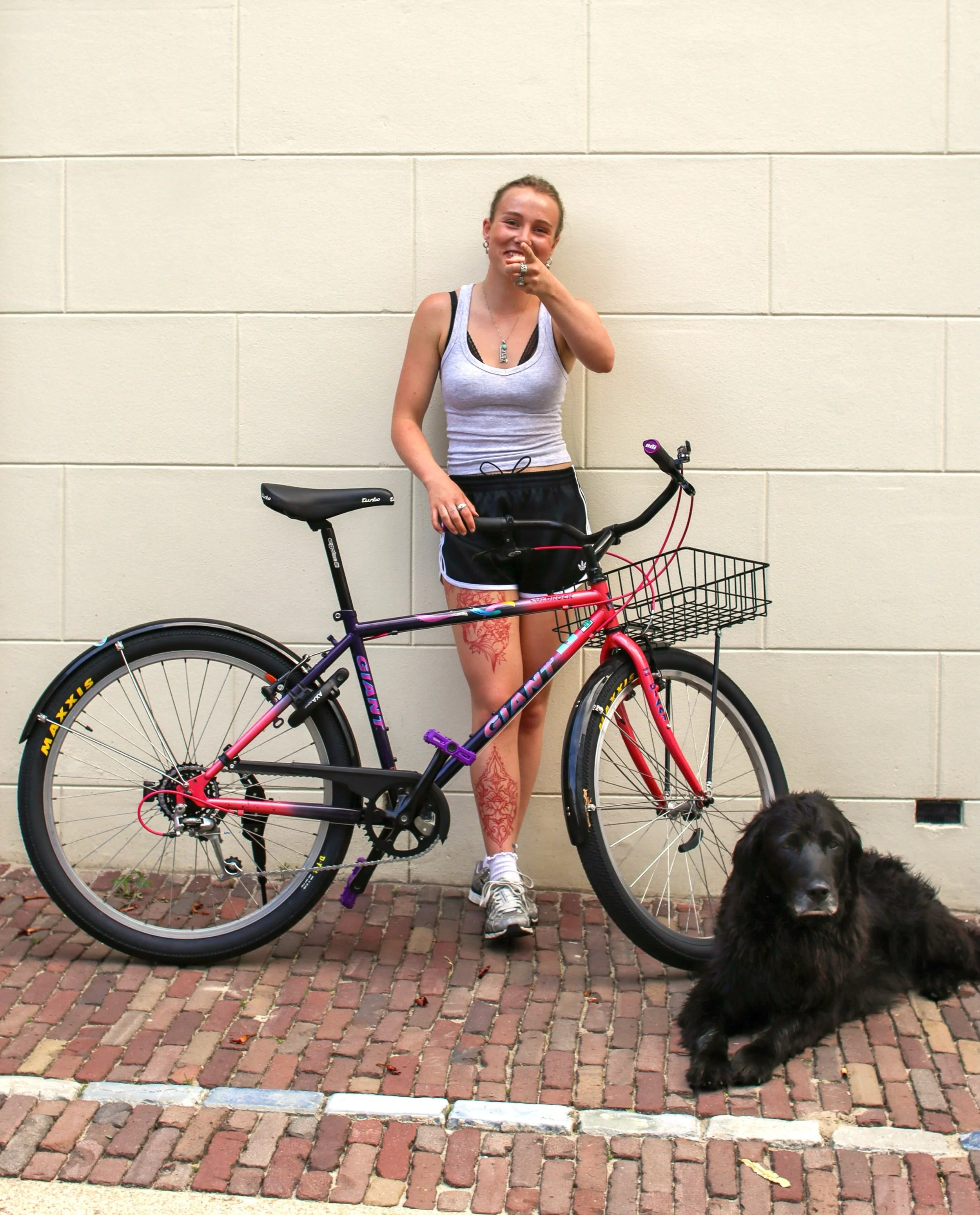Happy new bike day, Roos!

Watch out for these two on the streets of Groningen.

____________

#giantcoldrock #newbikeday #90smtb #26inch #commuterbike