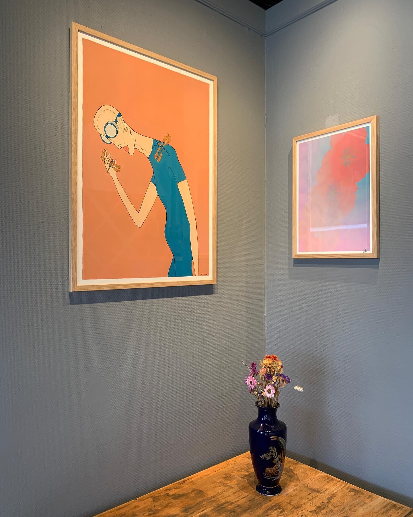 Tulipaner &amp; Guldsmede 

Guldsmed, Silje Bruun 

Akryl p&aring; 300 gr akvarel papir 
Str. 50 * 70 

@siljebruun_art 

Tulipaner, Jens Anker 

Blomstertryk p&aring; 320 gr mat papir 
Str. A3 (29,7*42) 

@jenshalvfems 

#kunst #modernekunst #art #c