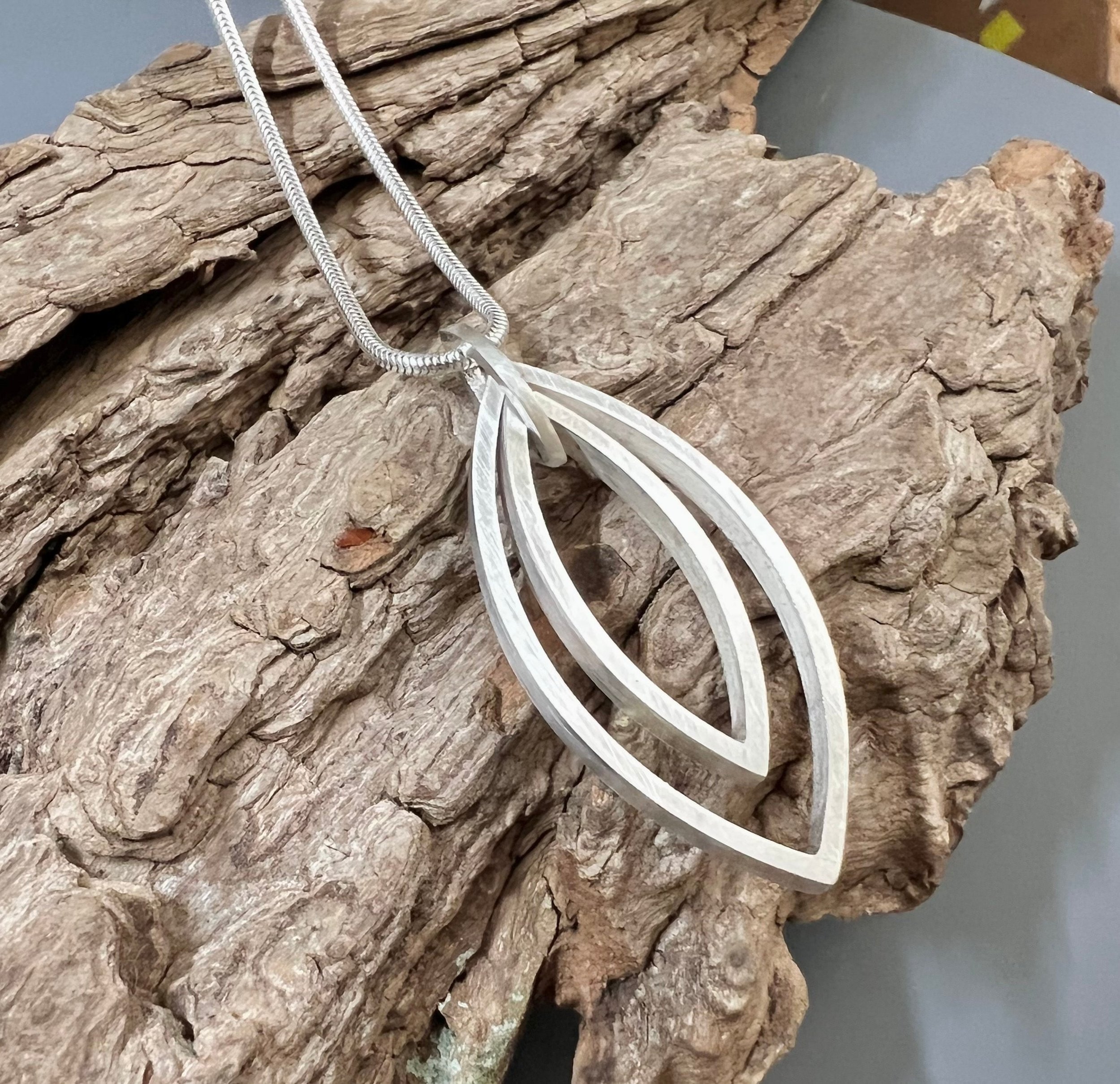 https://i.etsystatic.com/16045086/r/il/de5eb1/3867197495/il_fullxfull.3867197495_b05h.jpg
