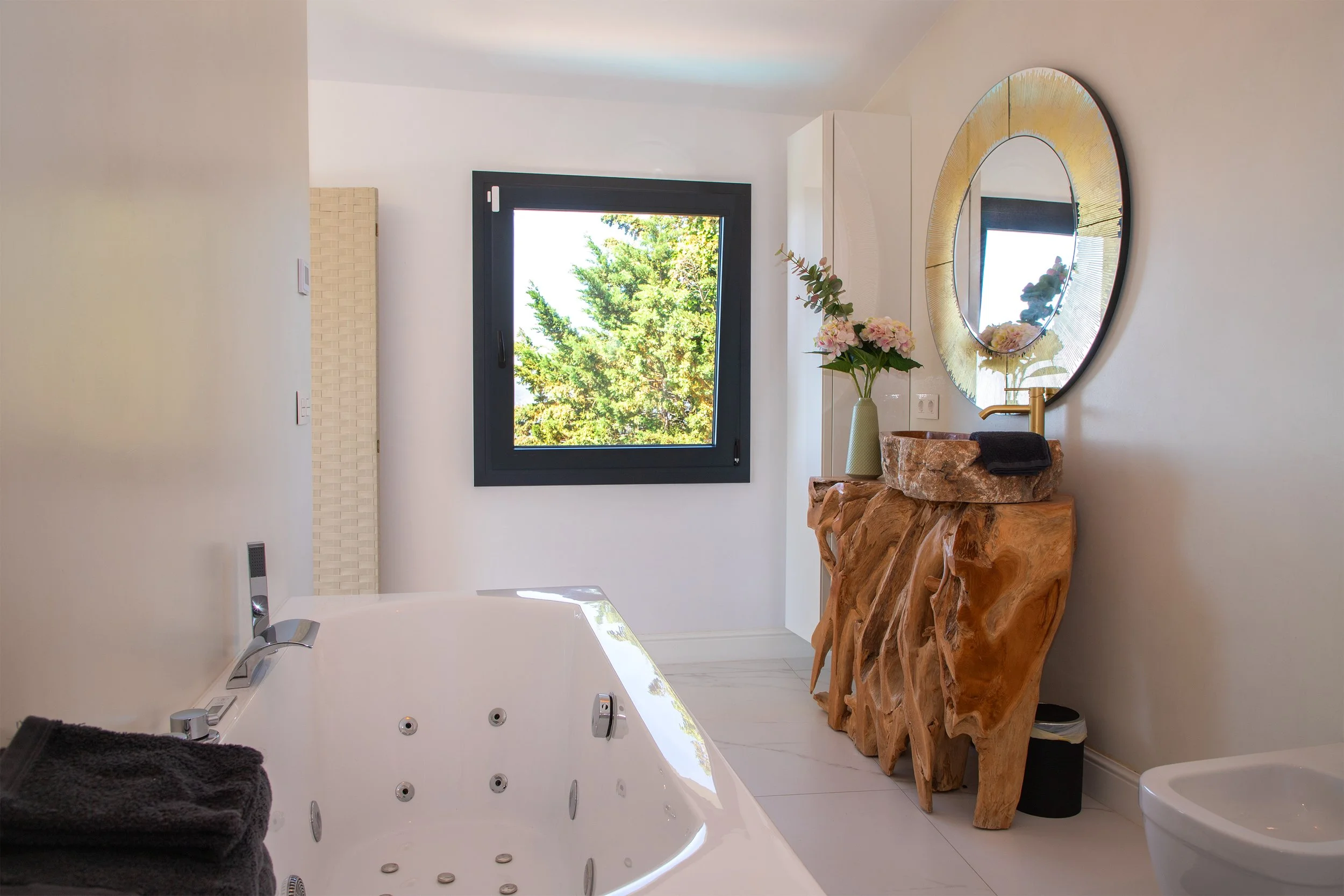 MasterBedroom55.jpg