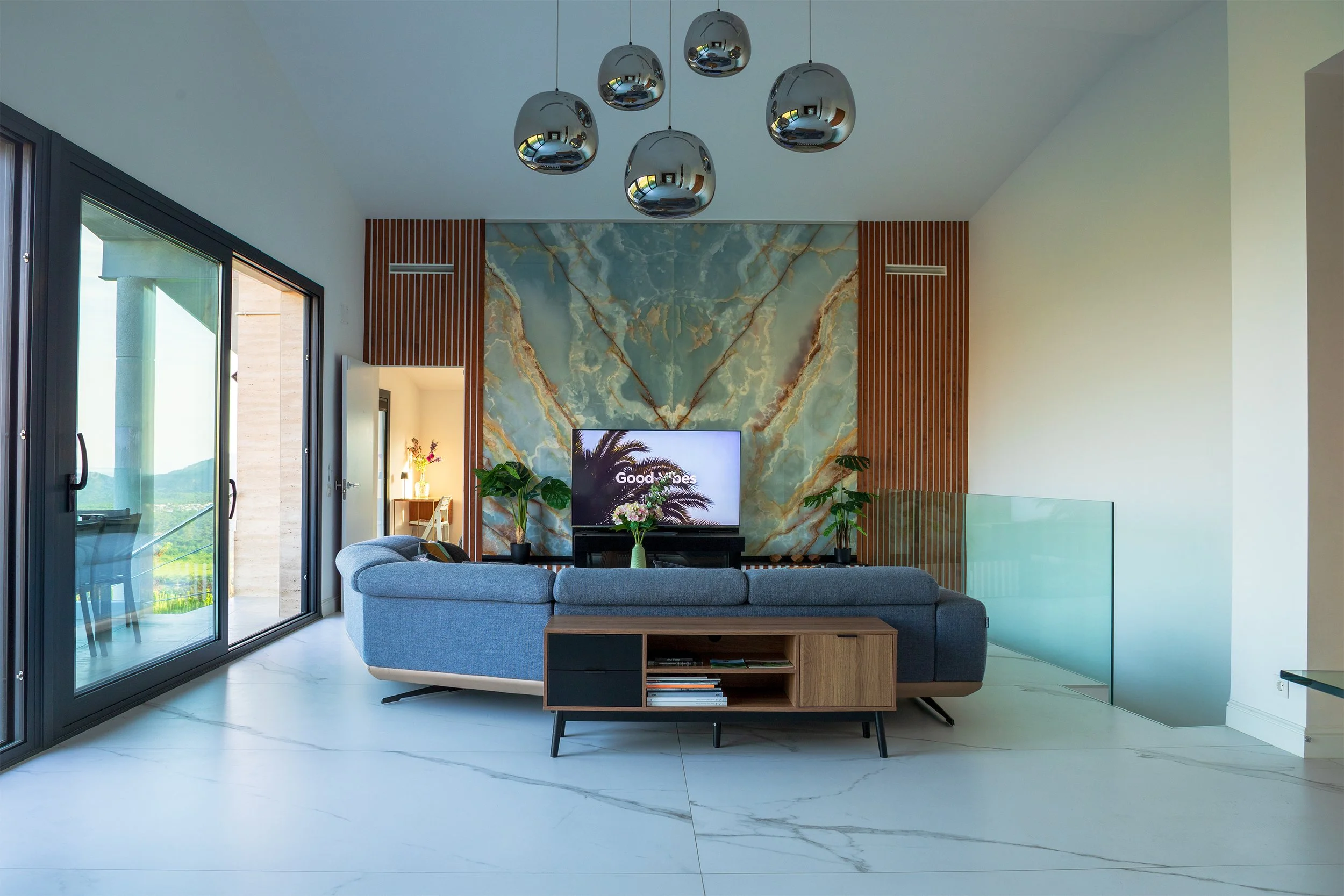 LivingRoom50.jpg