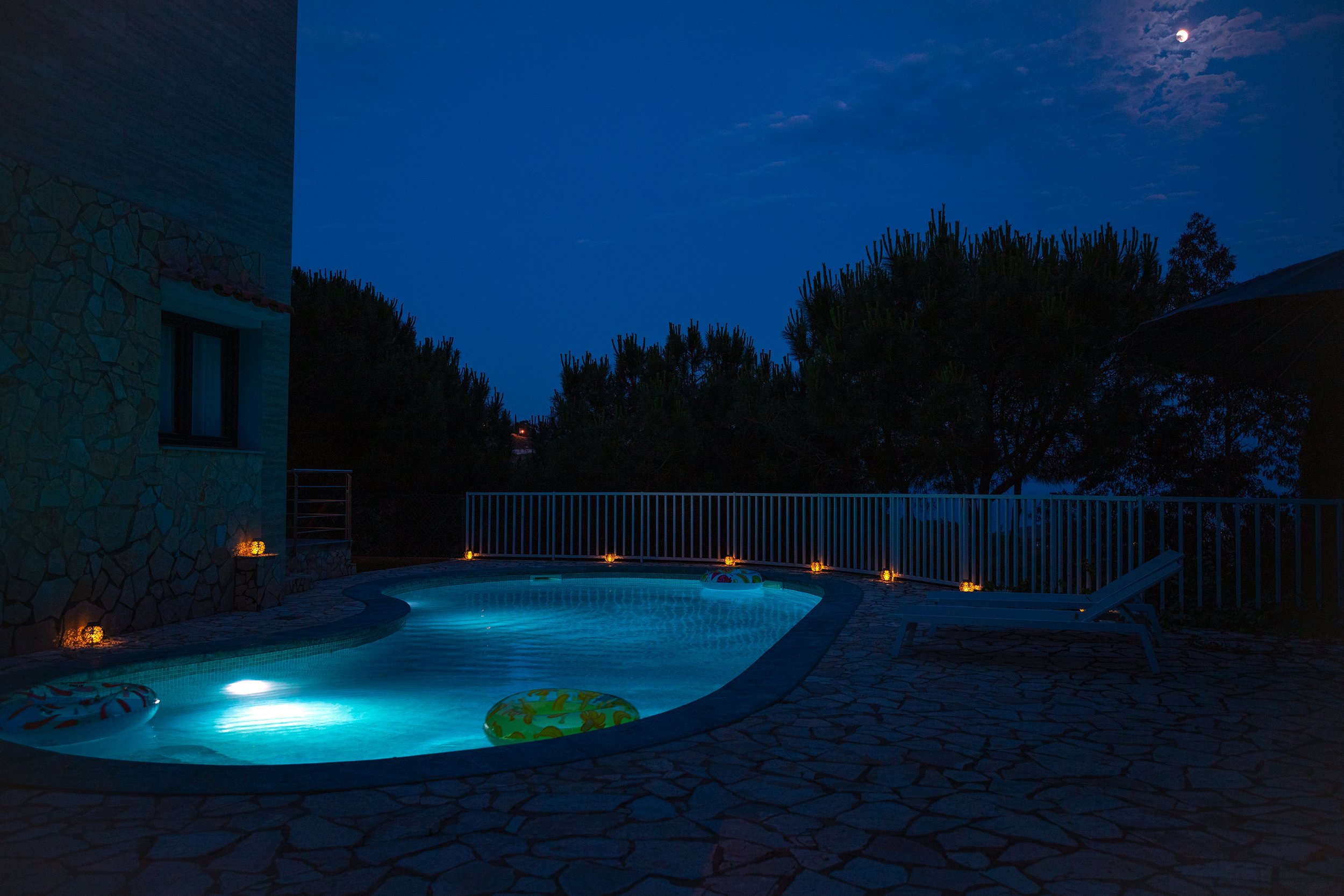 SwimmingPool80.jpg